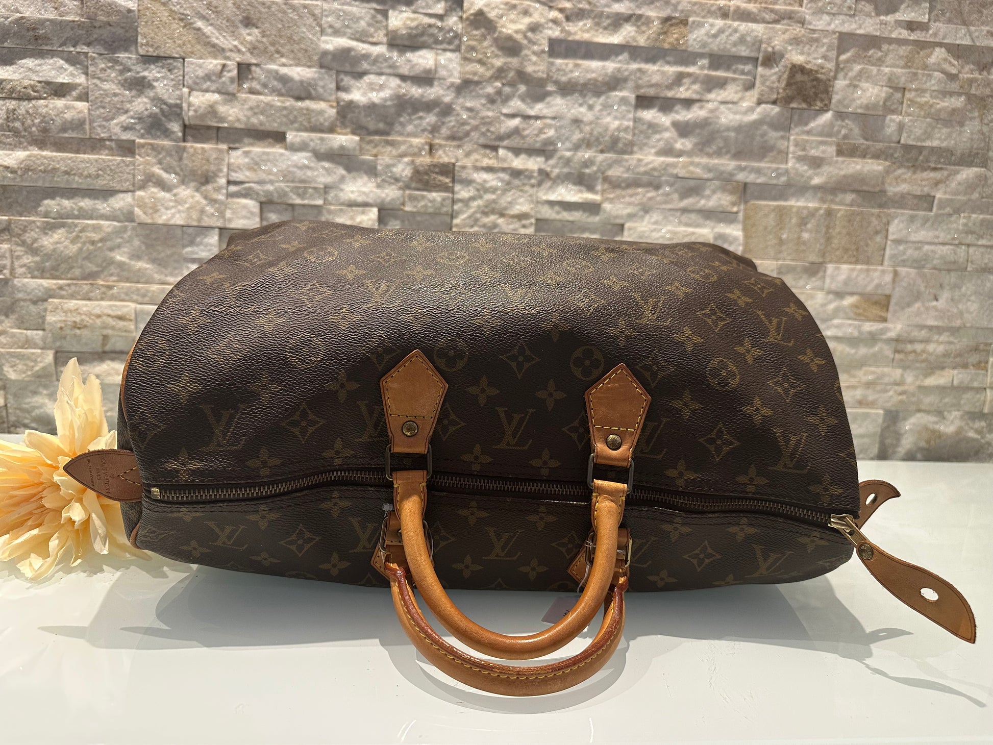 Louis Vuitton Speedy 40