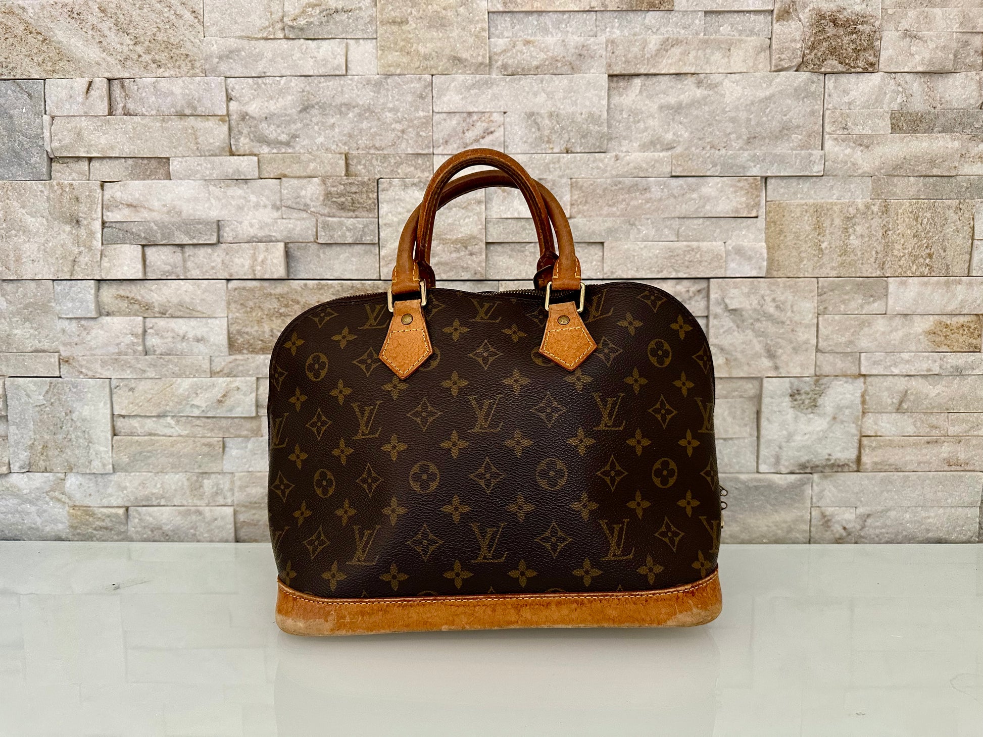 Louis Vuitton Alma Canvs Handtasche