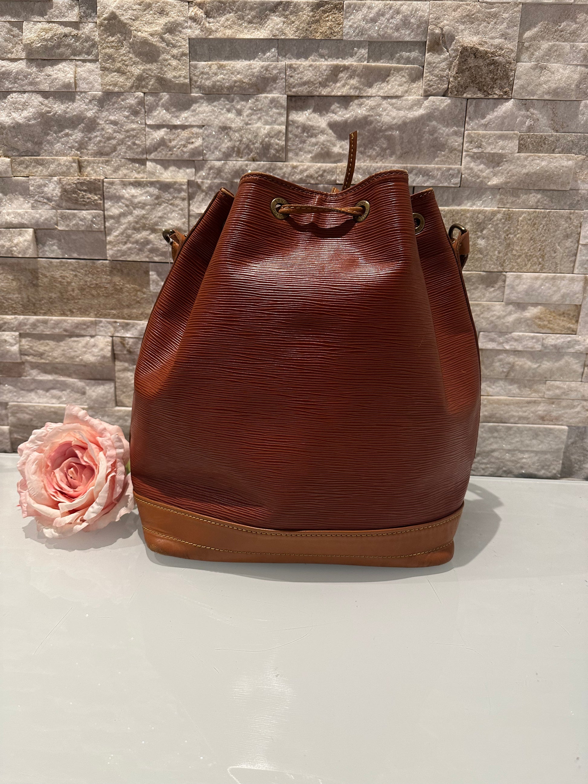 Louis Vuitton Grand Noe Epi