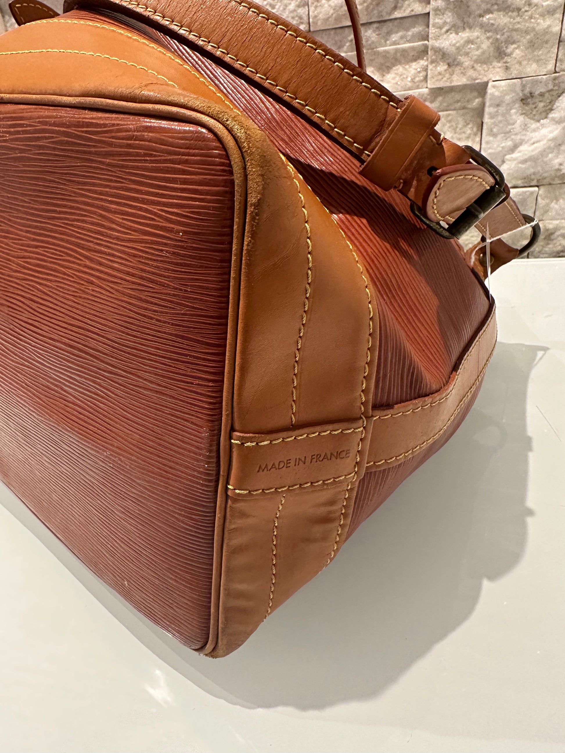 Louis Vuitton Grand Noe Epi