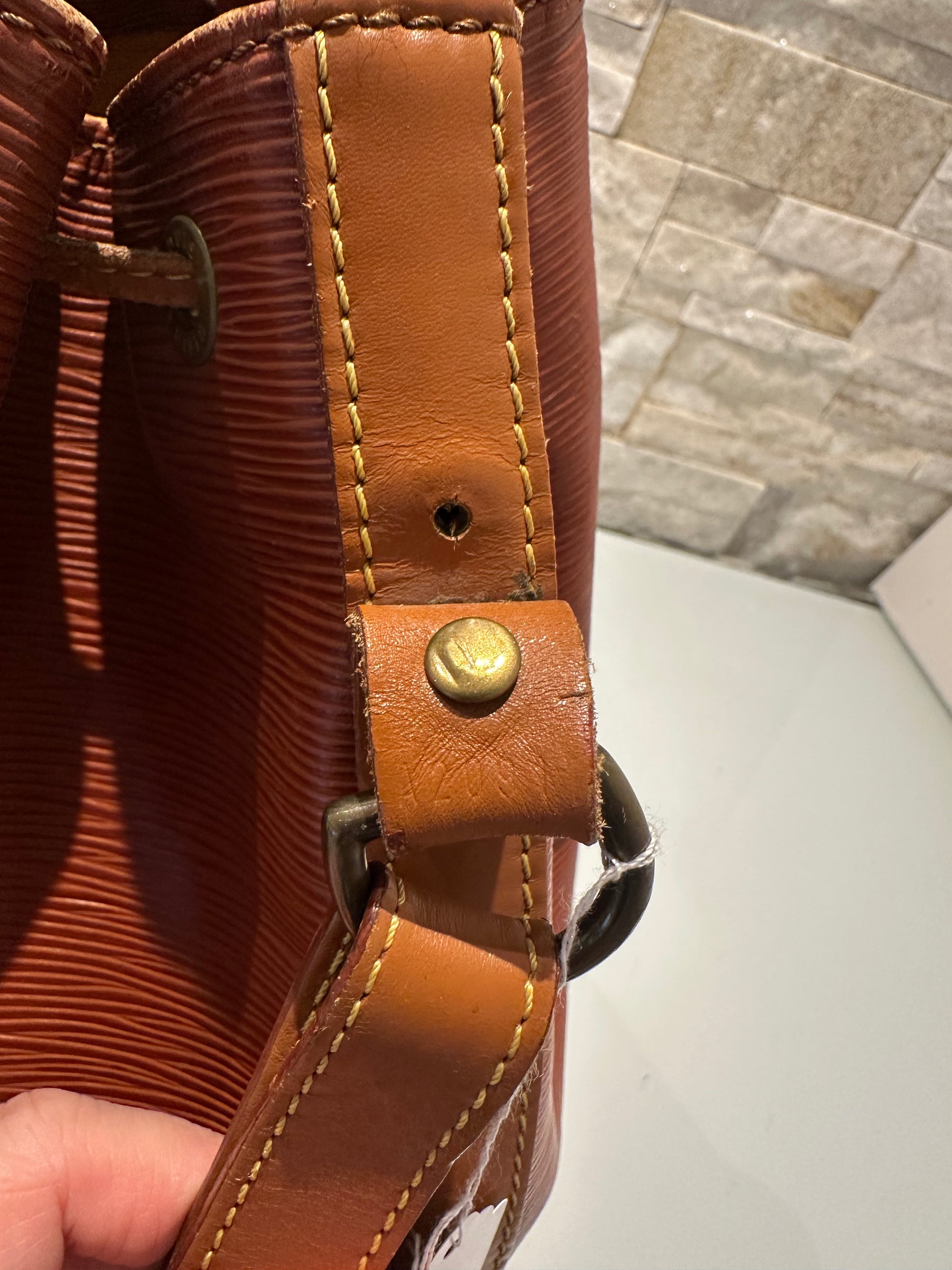 Louis Vuitton Grand Noe Epi