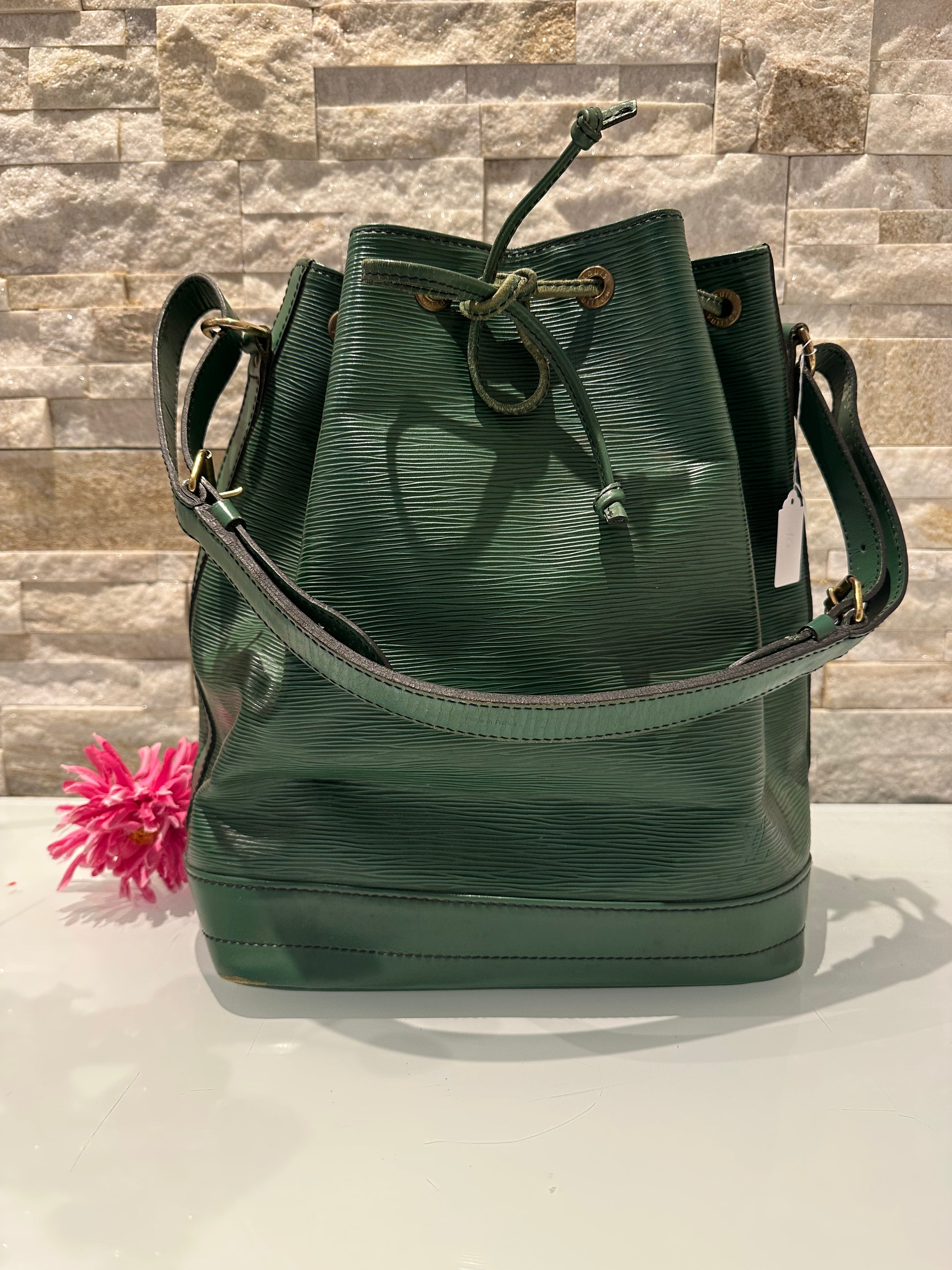 Louis Vuitton Grand Noe Epi