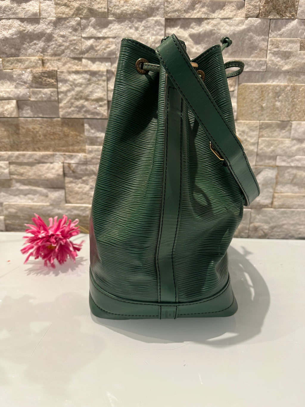 Louis Vuitton Grand Noe Epi