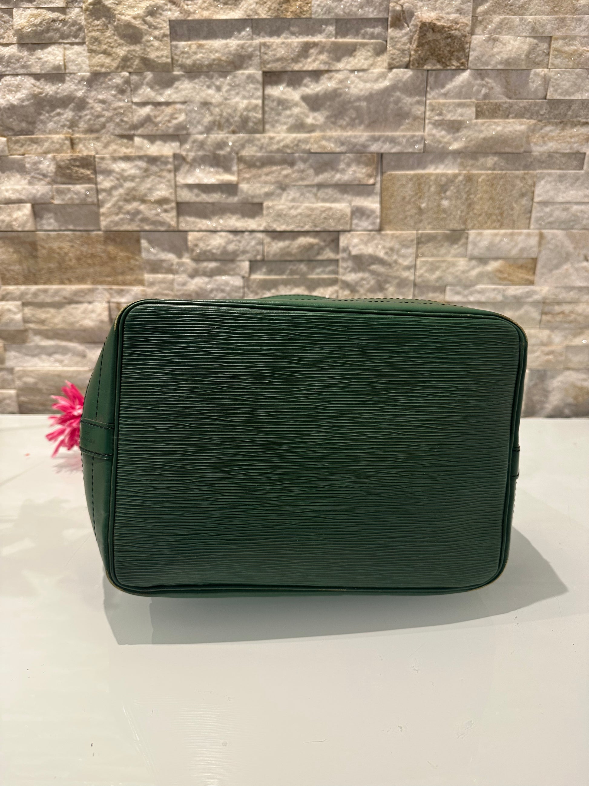 Louis Vuitton Grand Noe Epi