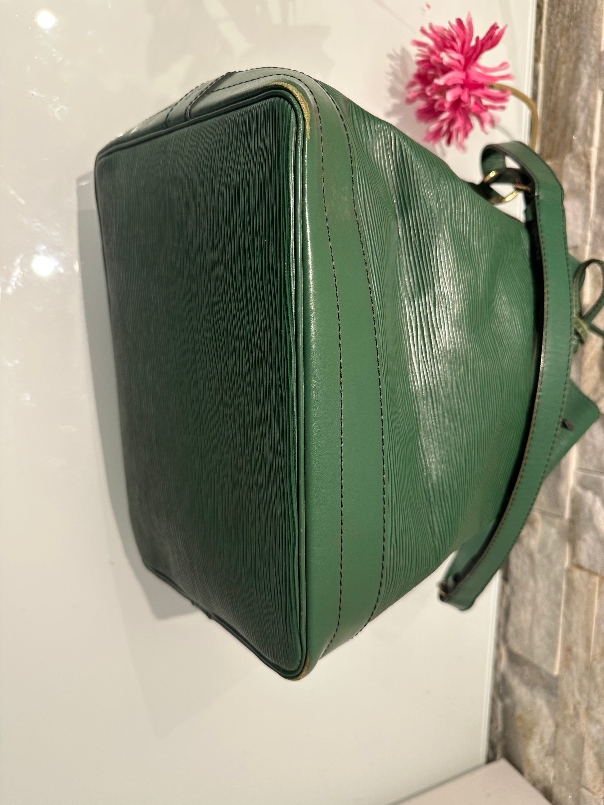 Louis Vuitton Grand Noe Epi