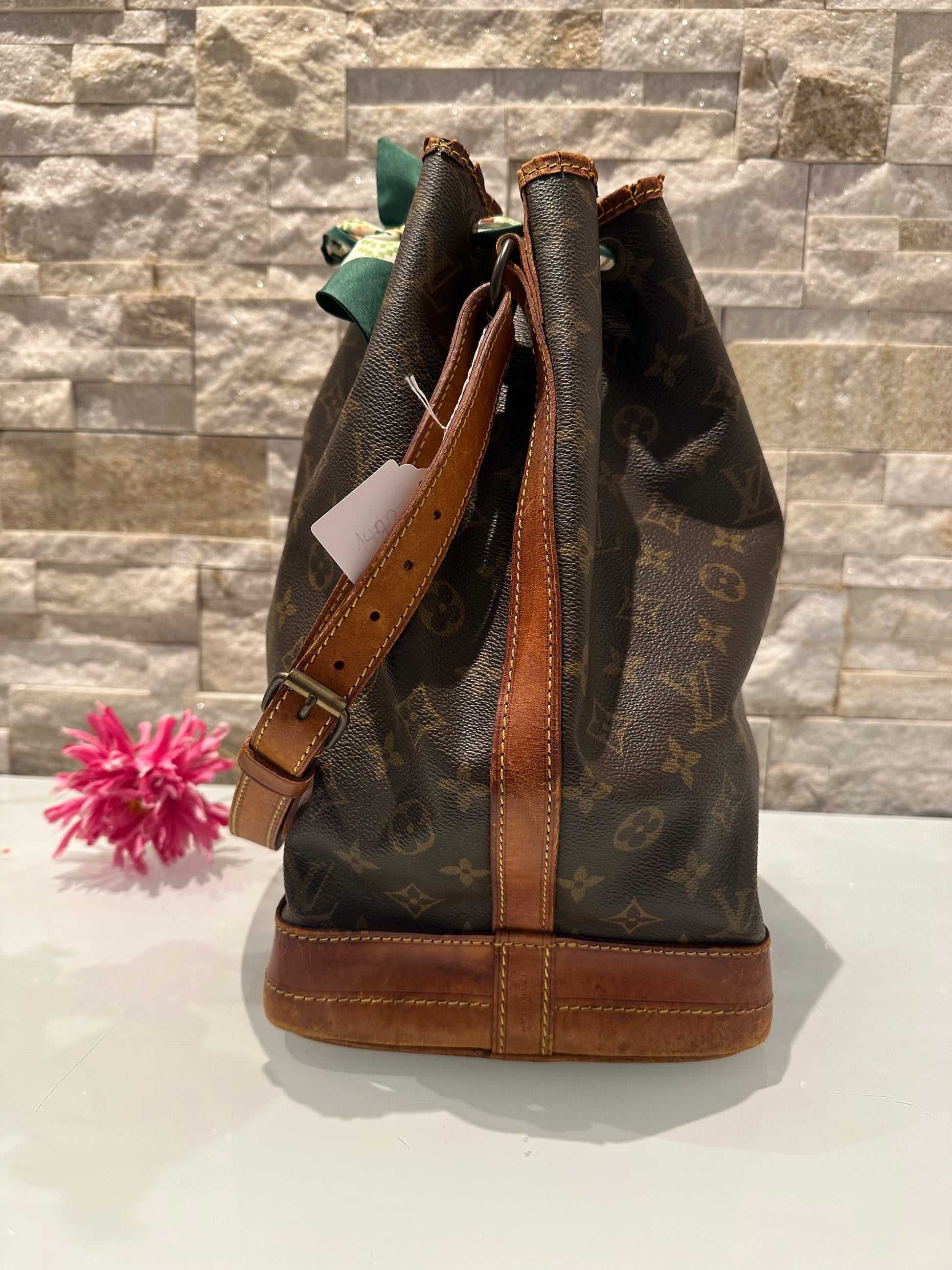 Louis Vuitton Grand Noe Canvas