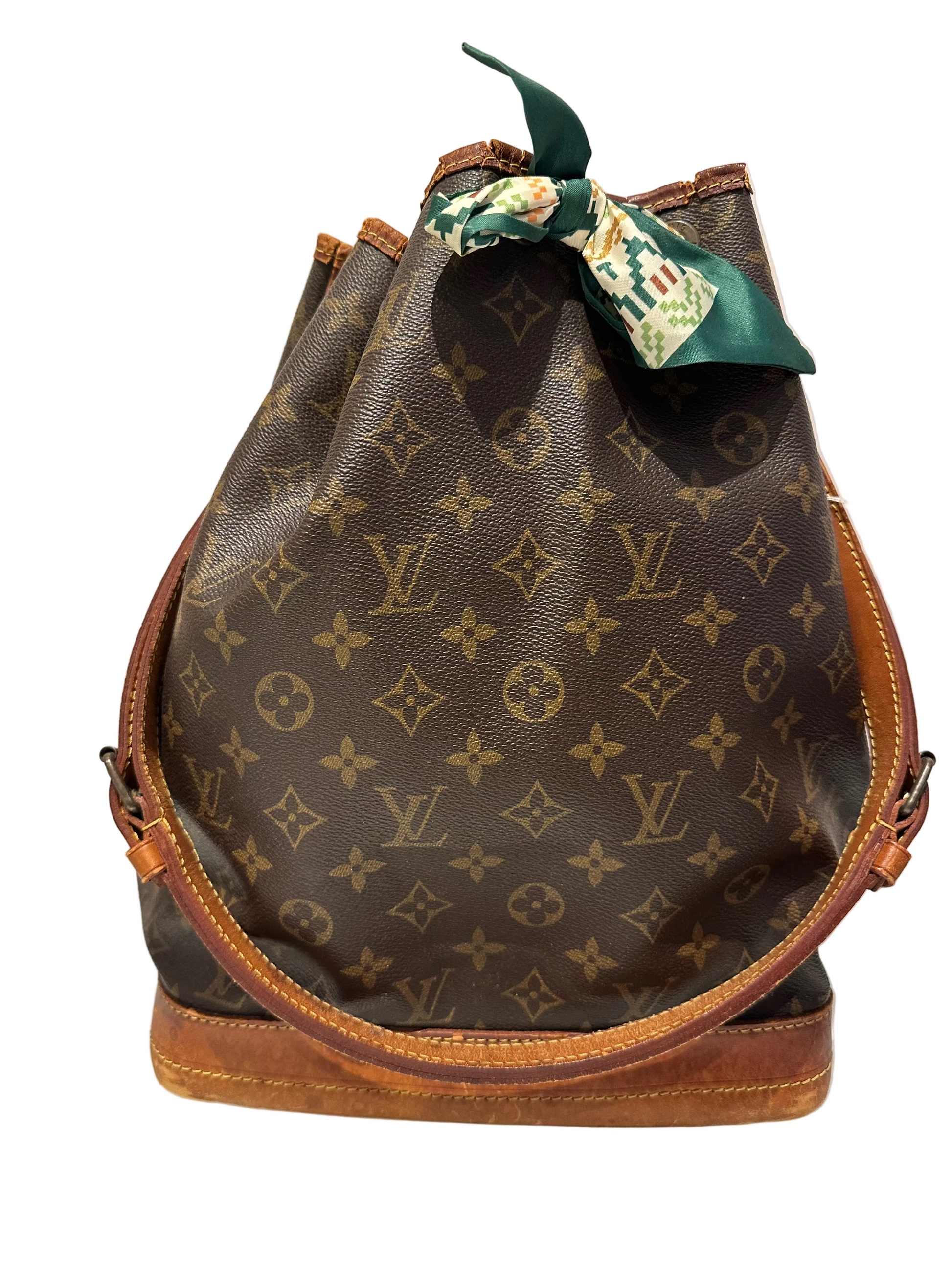 Louis Vuitton Grand Noe Canvas