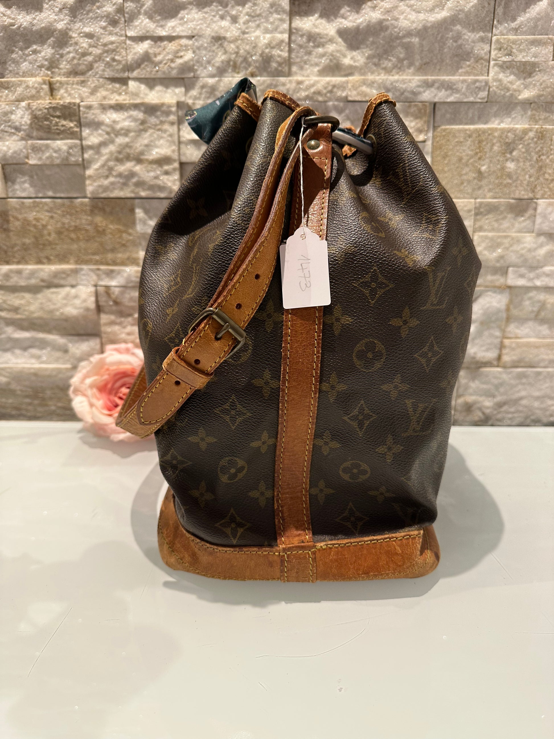 Louis Vuitton Grand Noe Canvas