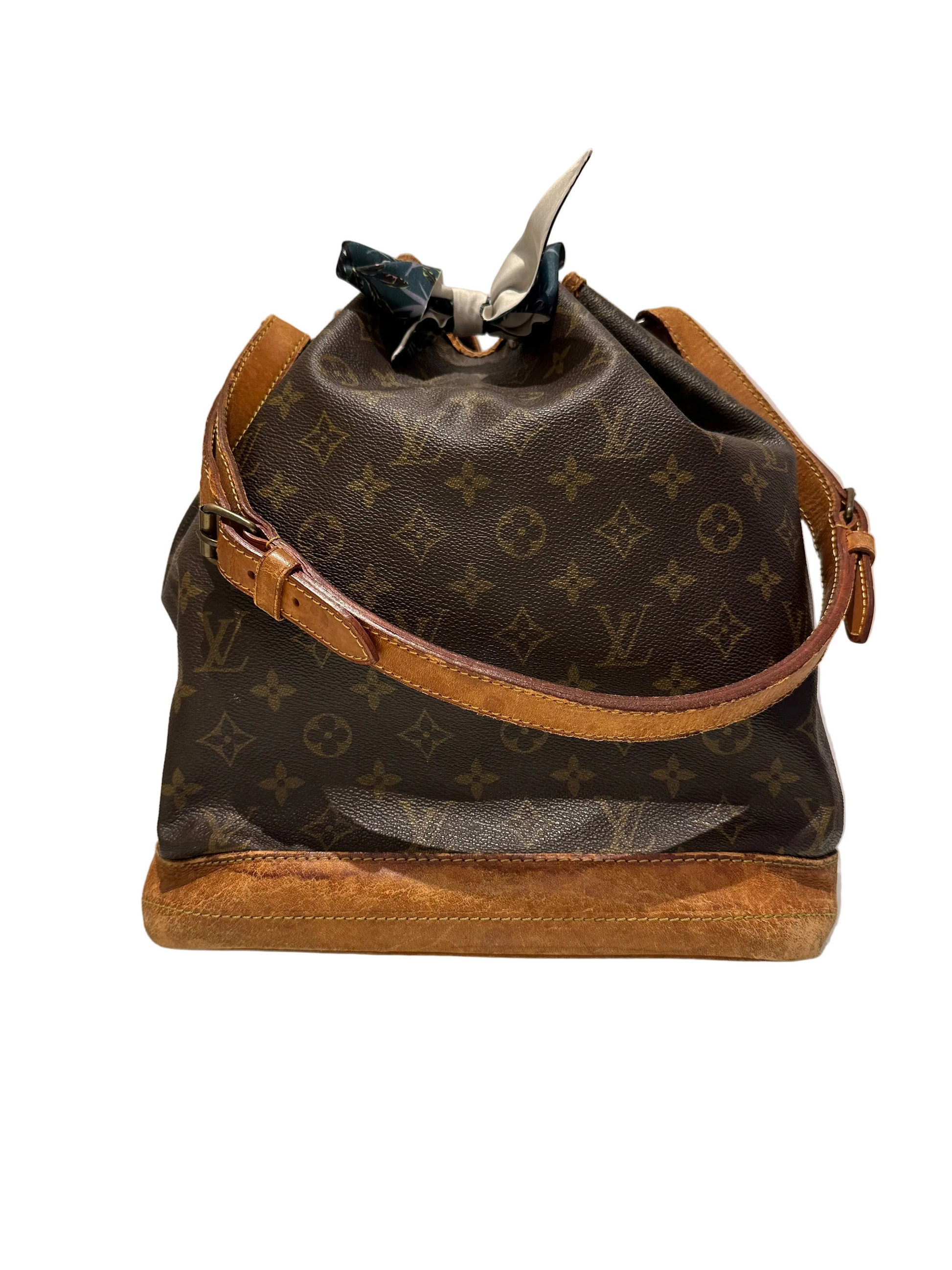 Louis Vuitton Grand Noe Canvas