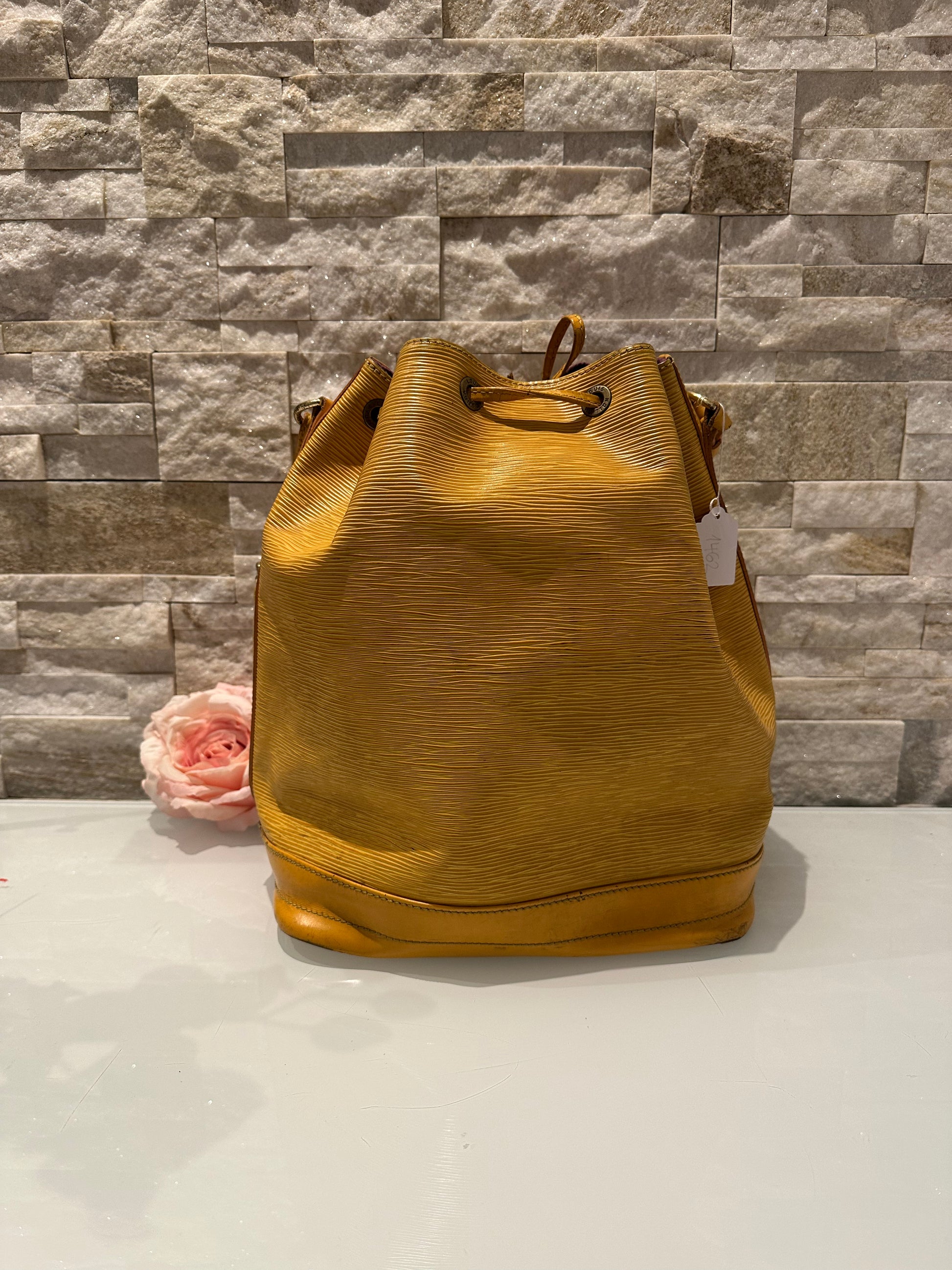 Louis Vuitton Grand Noe Epi