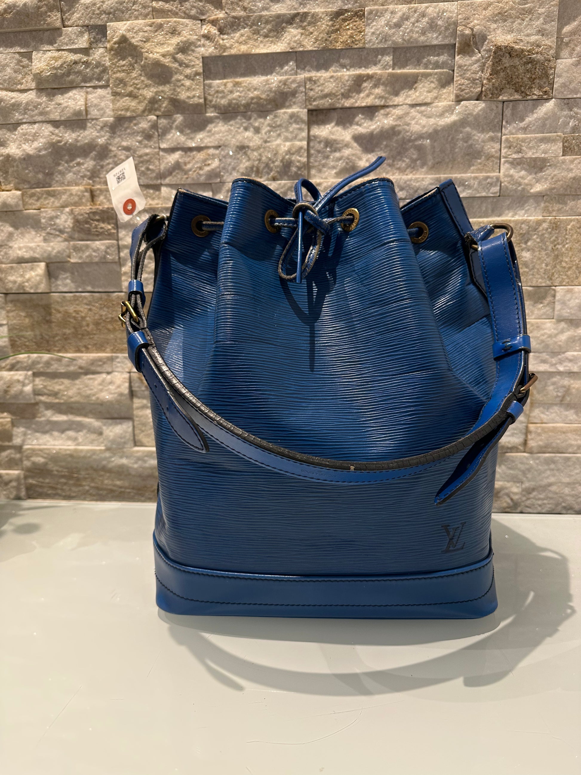 Louis Vuitton Grand Noe Epi