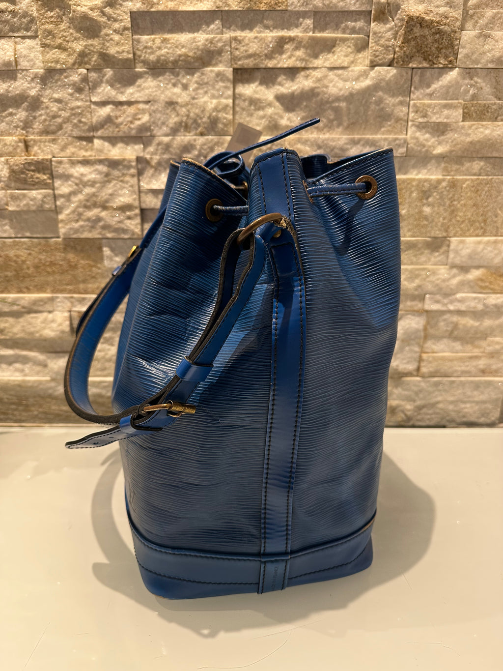 Louis Vuitton Grand Noe Epi