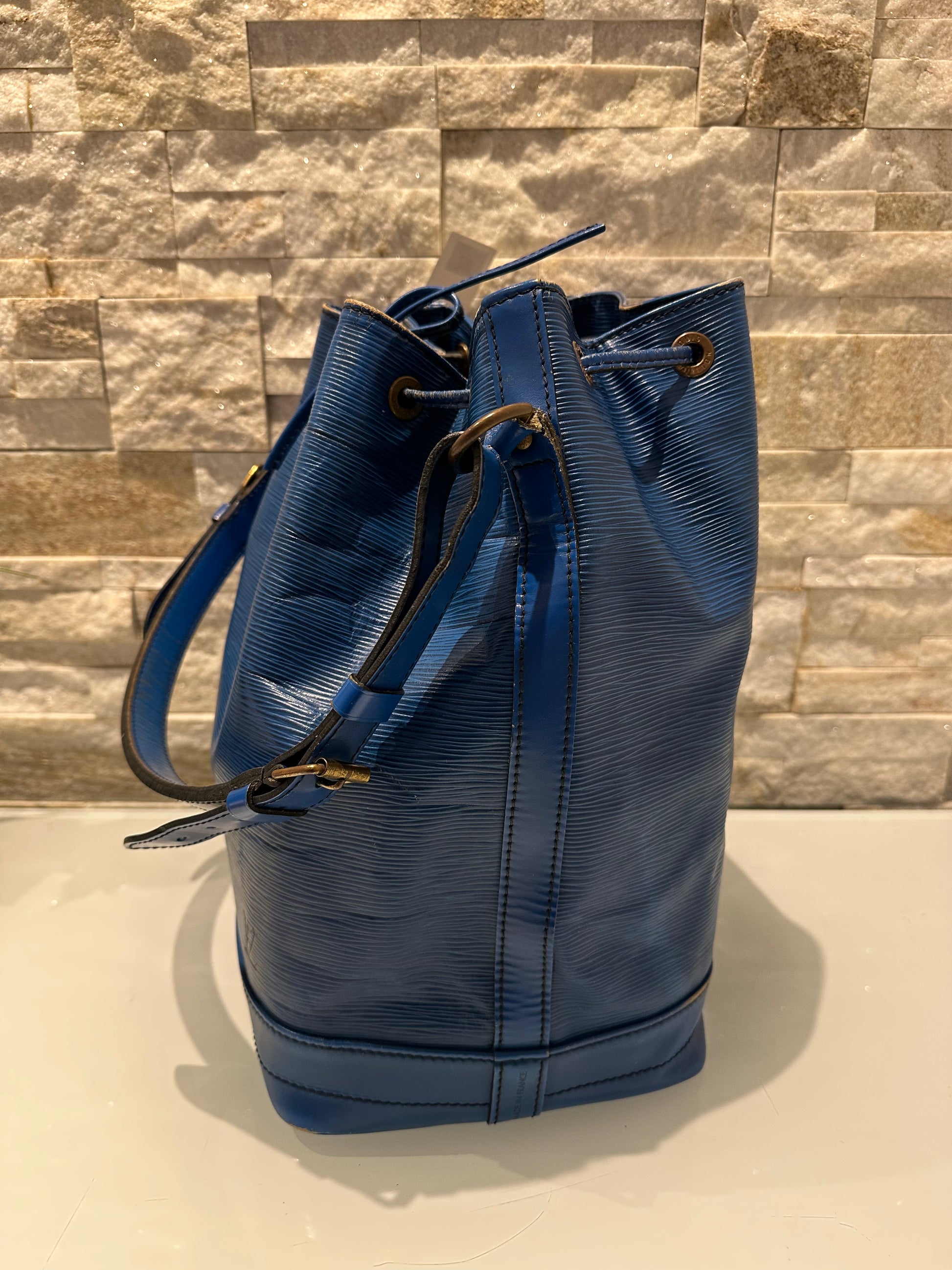 Louis Vuitton Grand Noe Epi