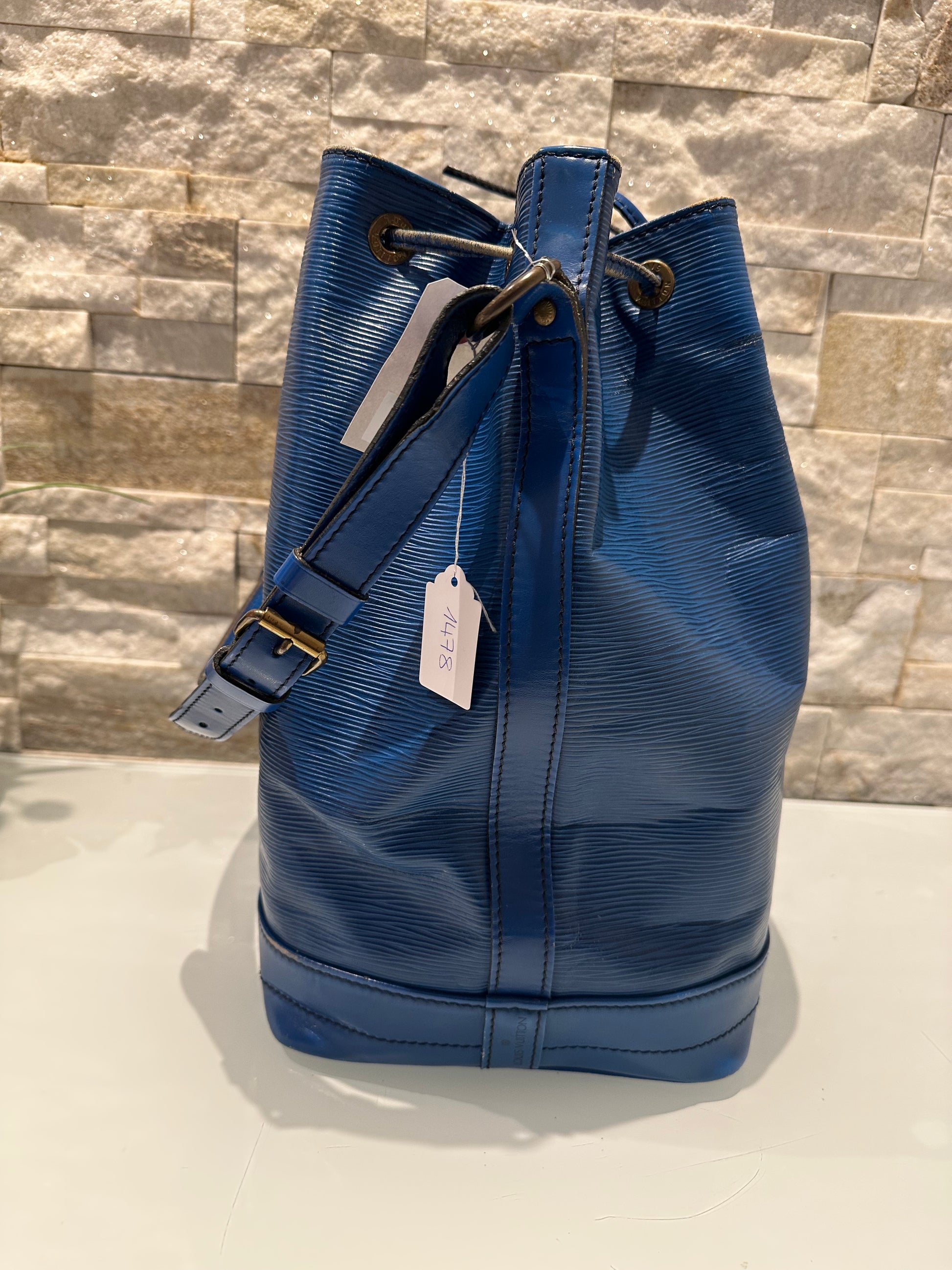 Louis Vuitton Grand Noe Epi