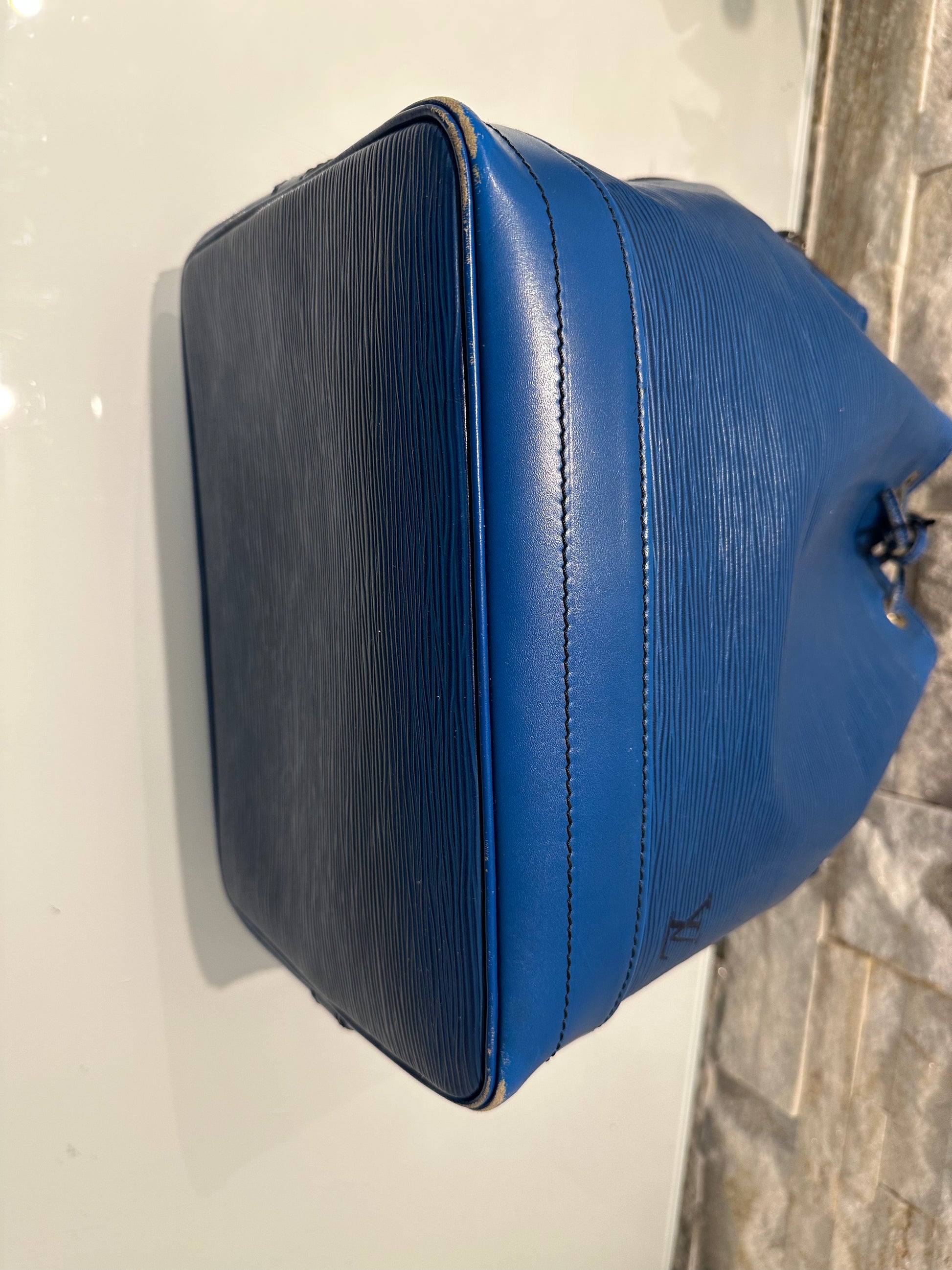 Louis Vuitton Grand Noe Epi