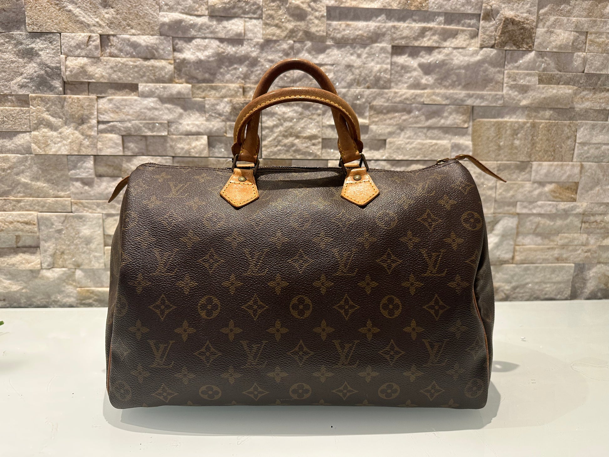 Louis Vuitton Speedy 35