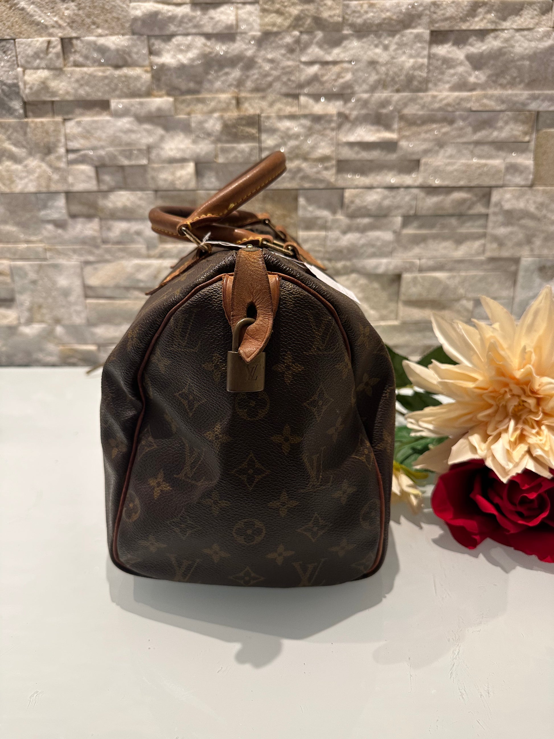 Louis Vuitton Speedy 30