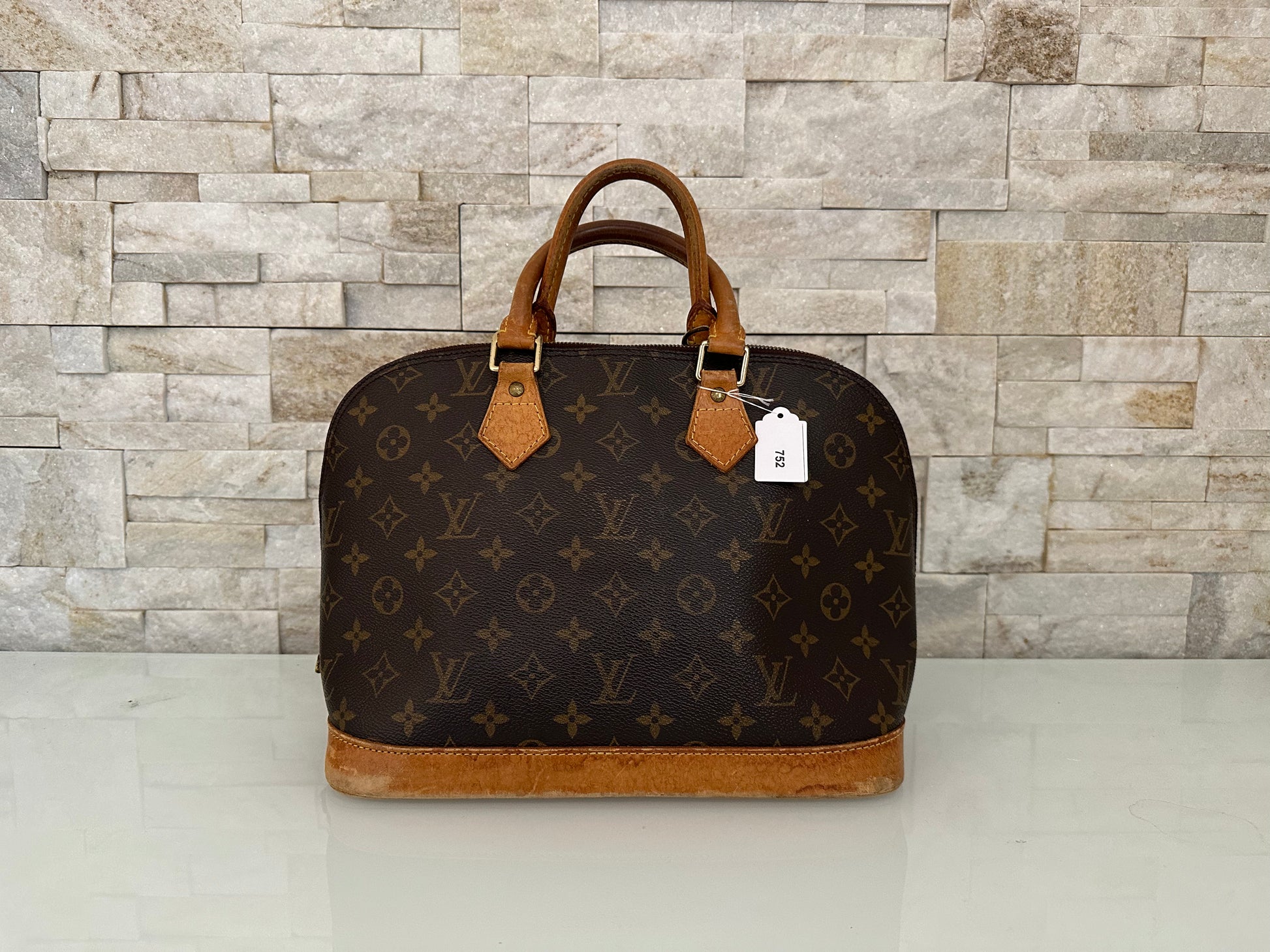 Louis Vuitton Alma Canvs Handtasche