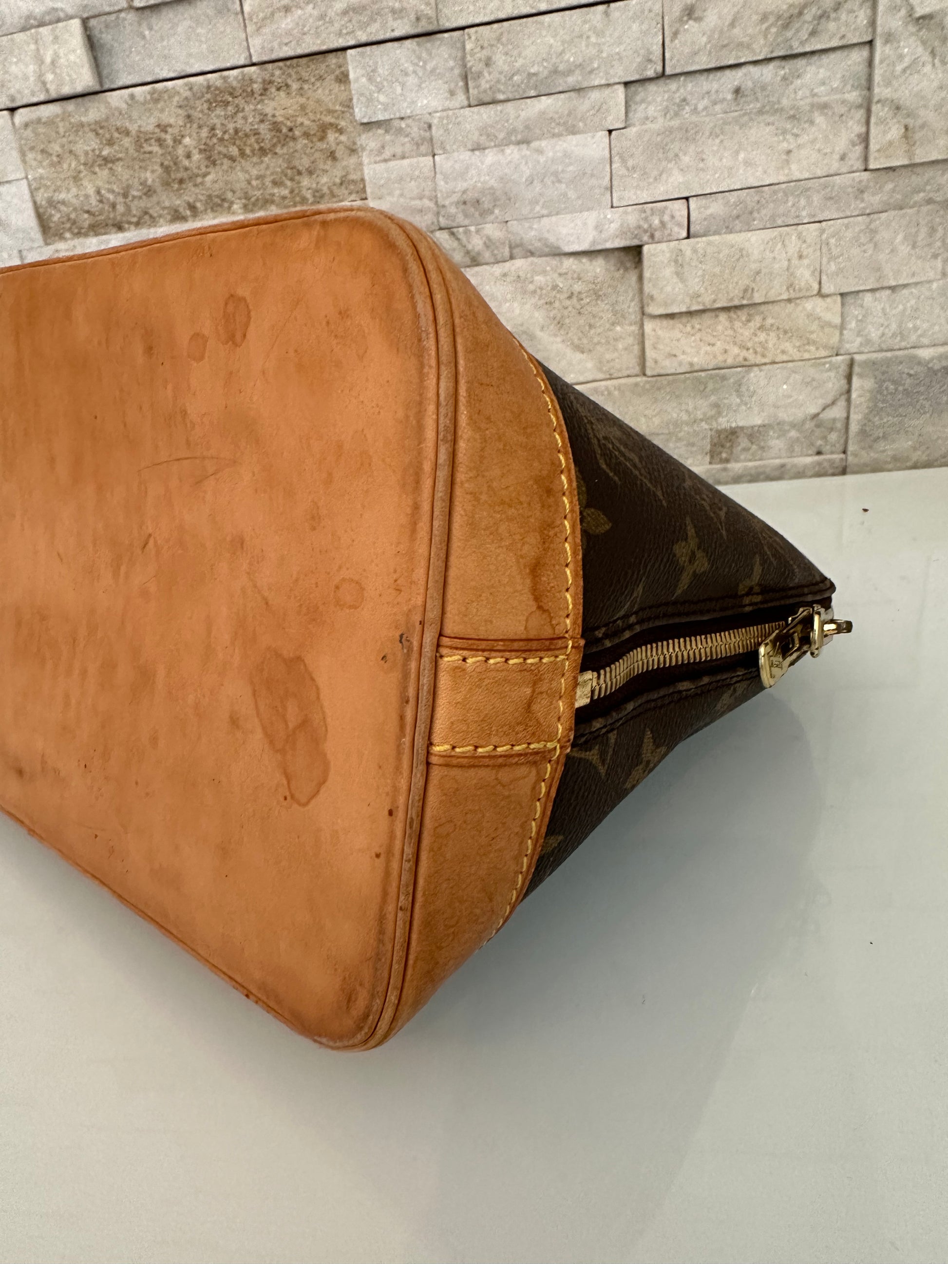 Louis Vuitton Alma Canvs Handtasche