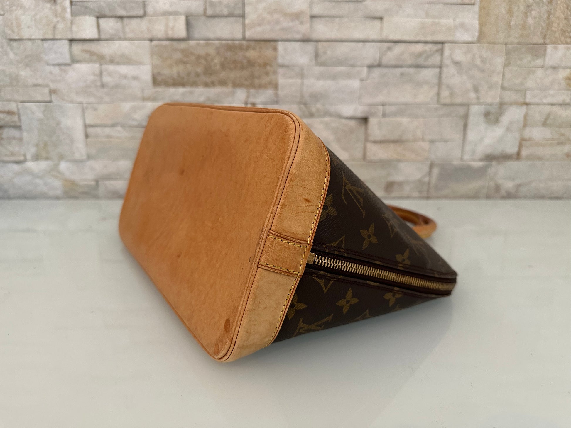 Louis Vuitton Alma Canvs Handtasche