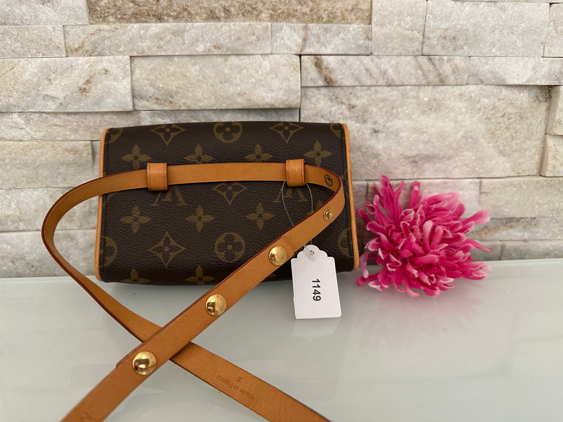 Vuitton Florentine Canvas Bauchtasche