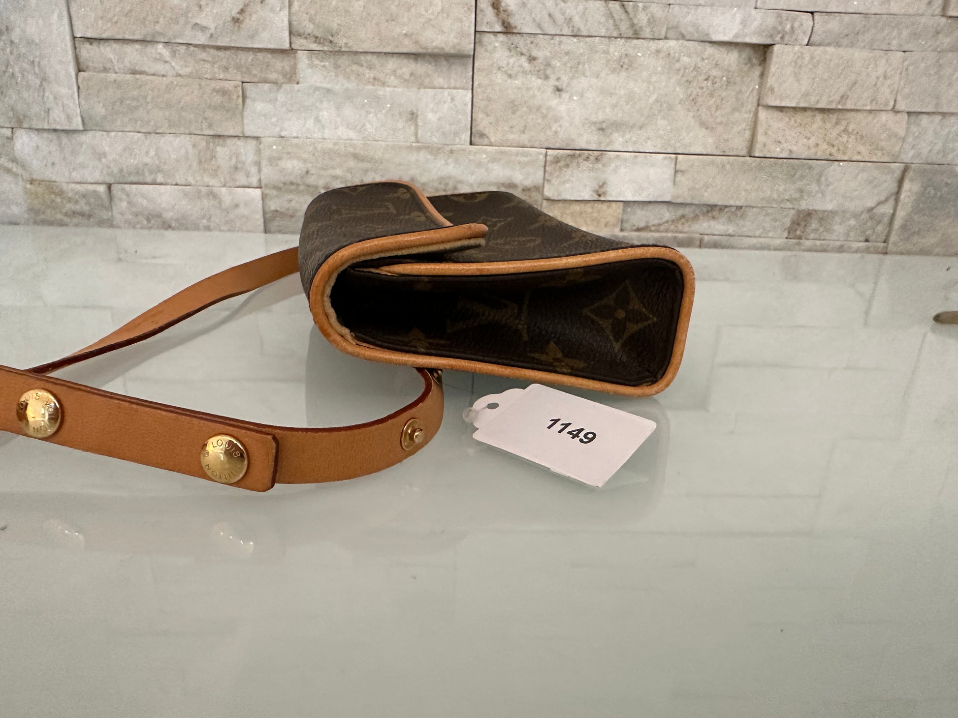 Vuitton Florentine Canvas Bauchtasche