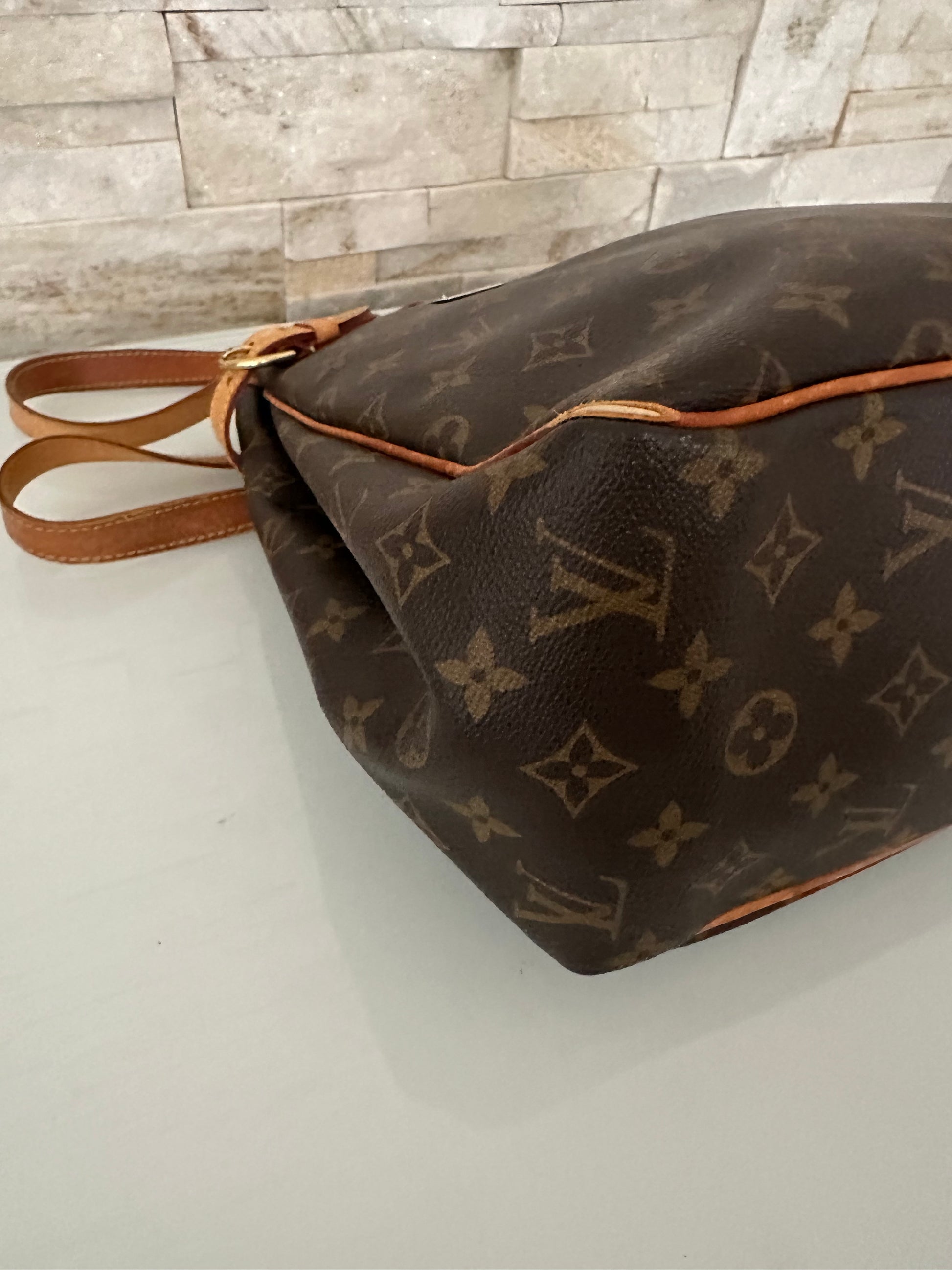 Louis Vuitton Batignolles  Vertical Canvas