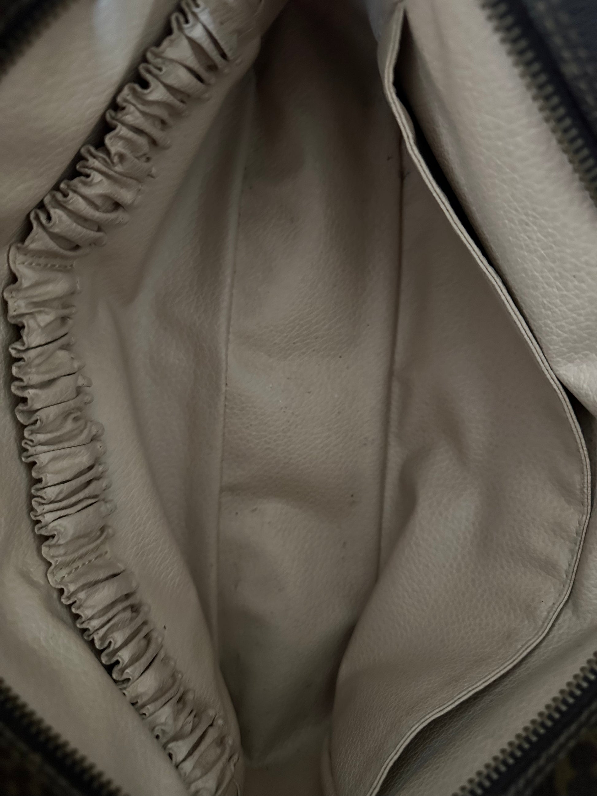 Louis Vuitton Necessaire Canvas