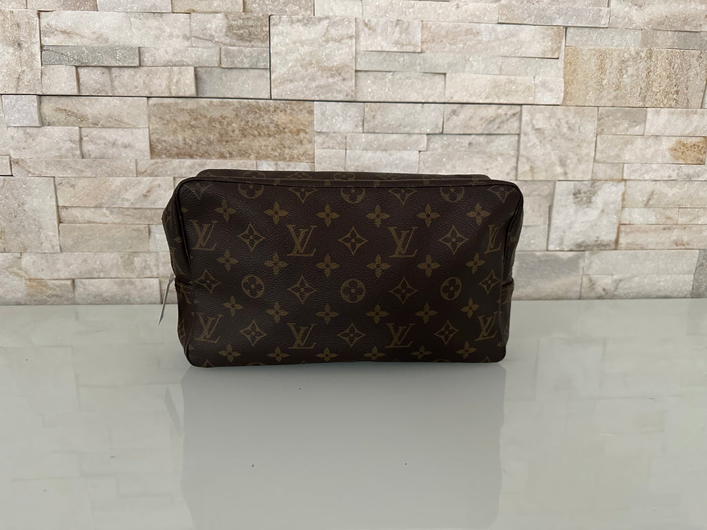 Louis Vuitton Necessaire Canvas