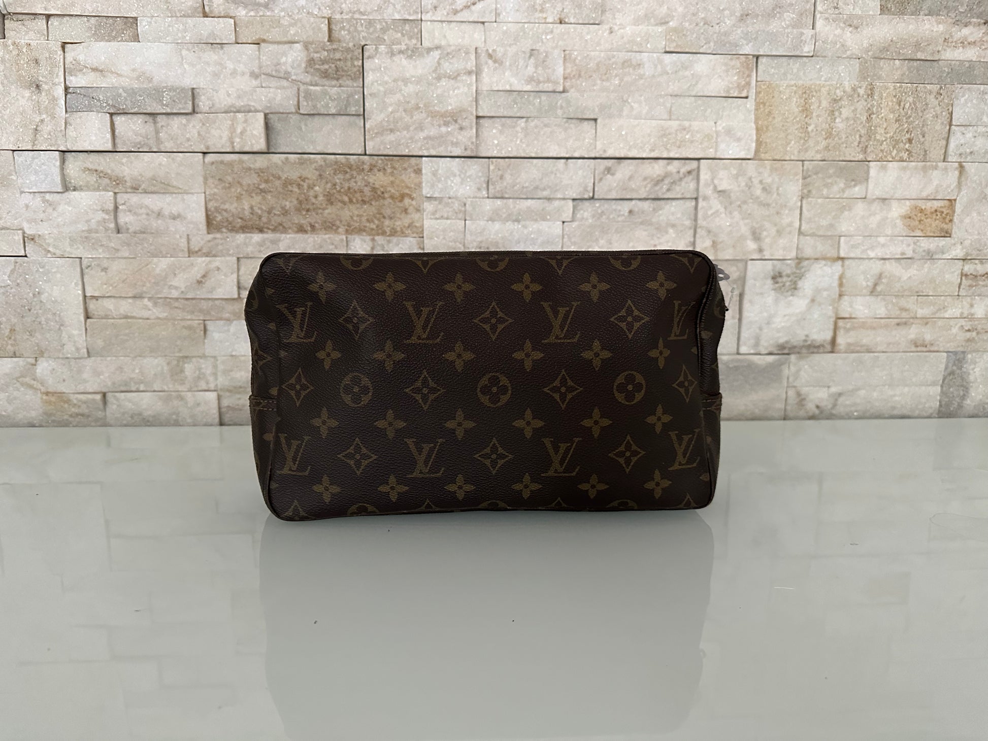 Louis Vuitton Necessaire Canvas