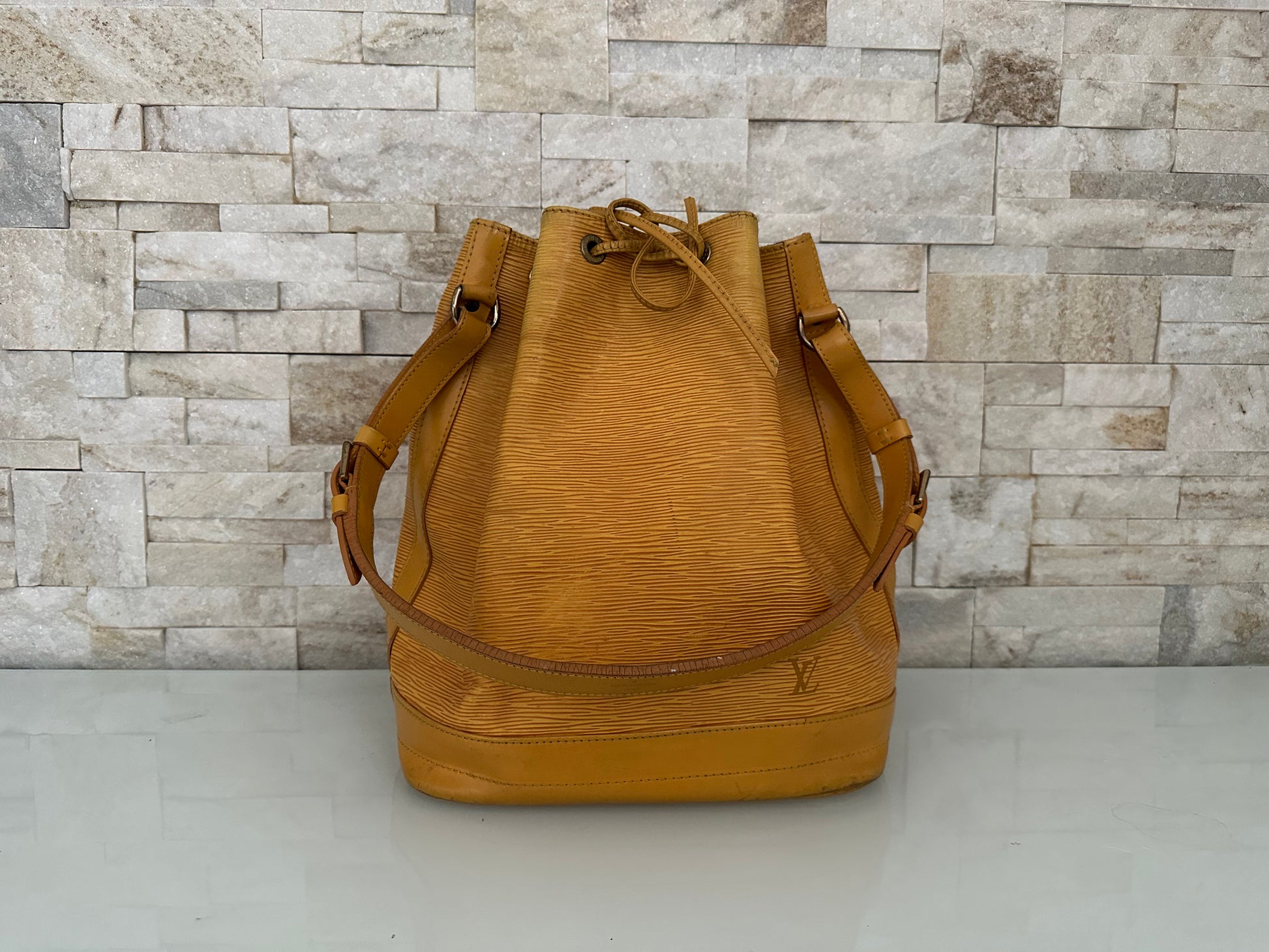 Louis Vuitton Grand Noe Epi