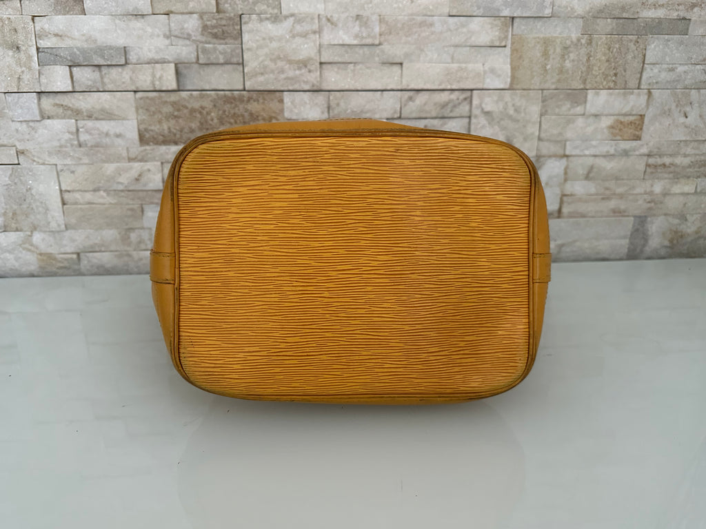 Louis Vuitton Grand Noe Epi