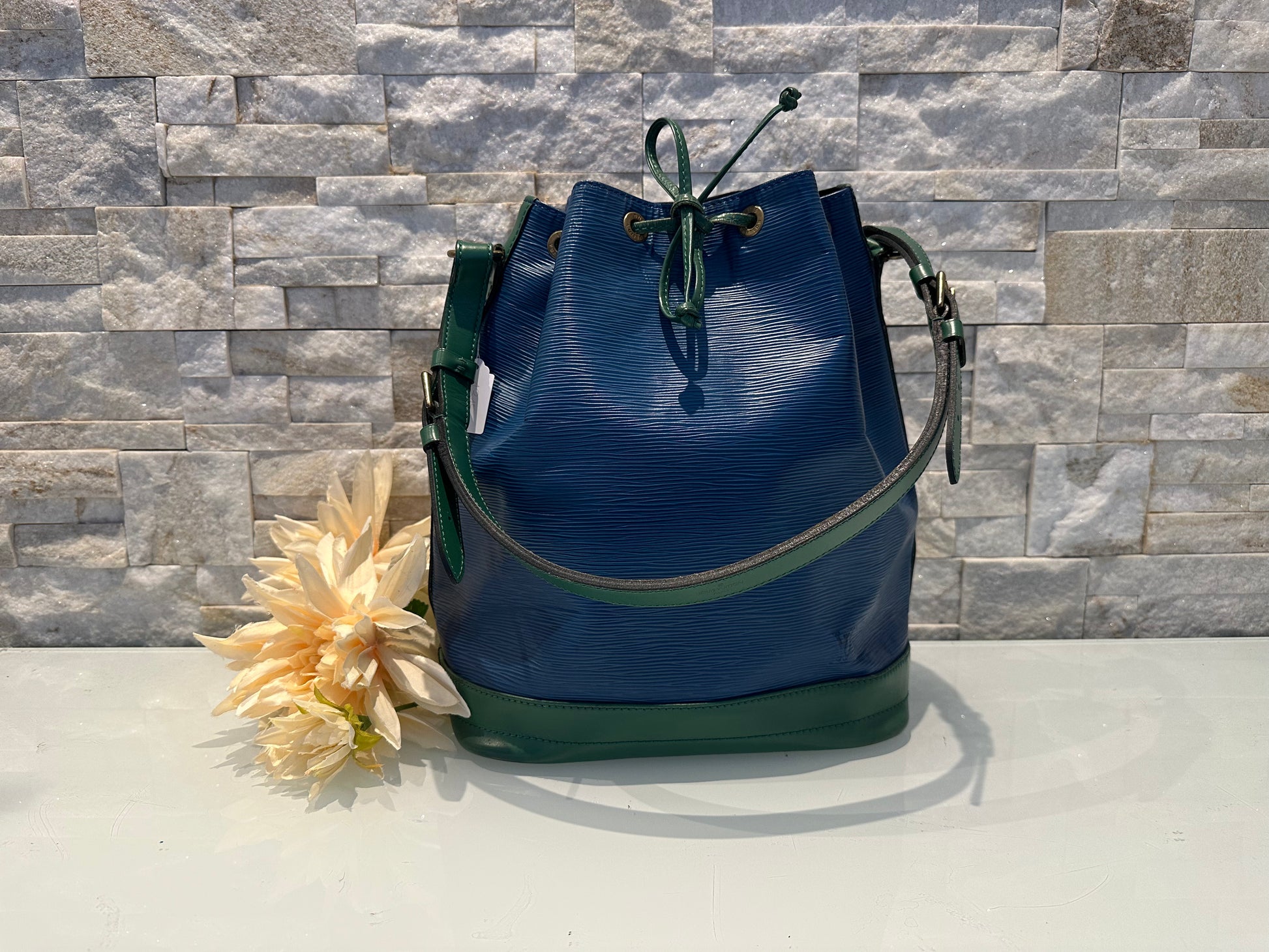 Louis Vuitton Grand Noe Epi