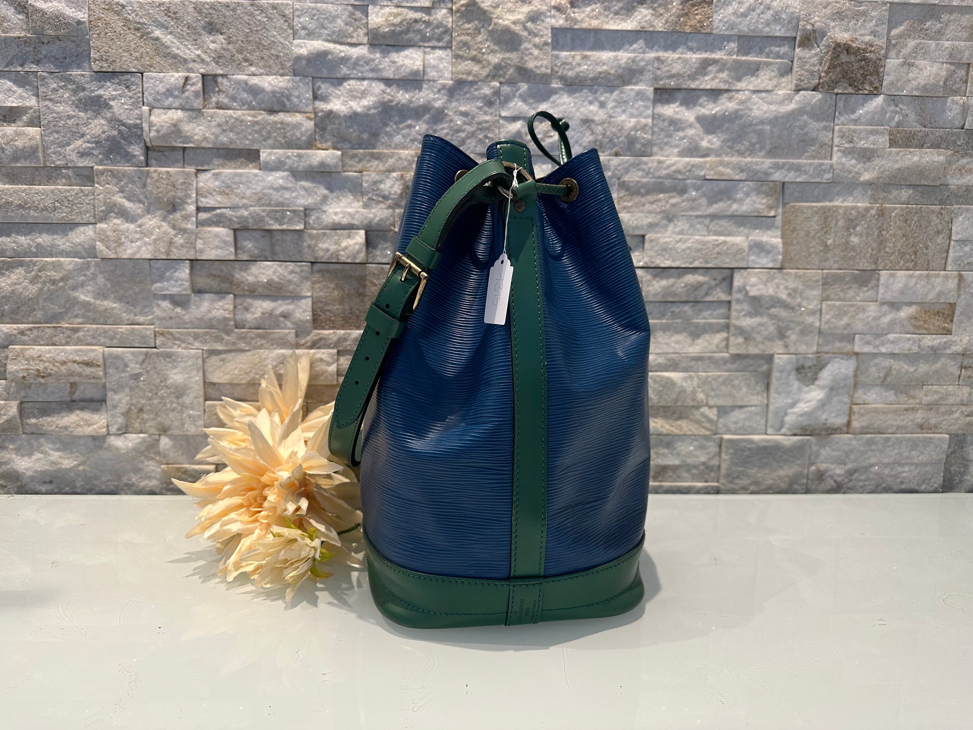 Louis Vuitton Grand Noe Epi