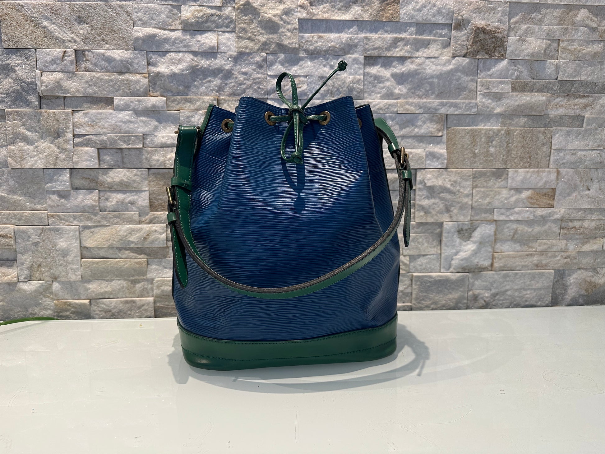 Louis Vuitton Grand Noe Epi