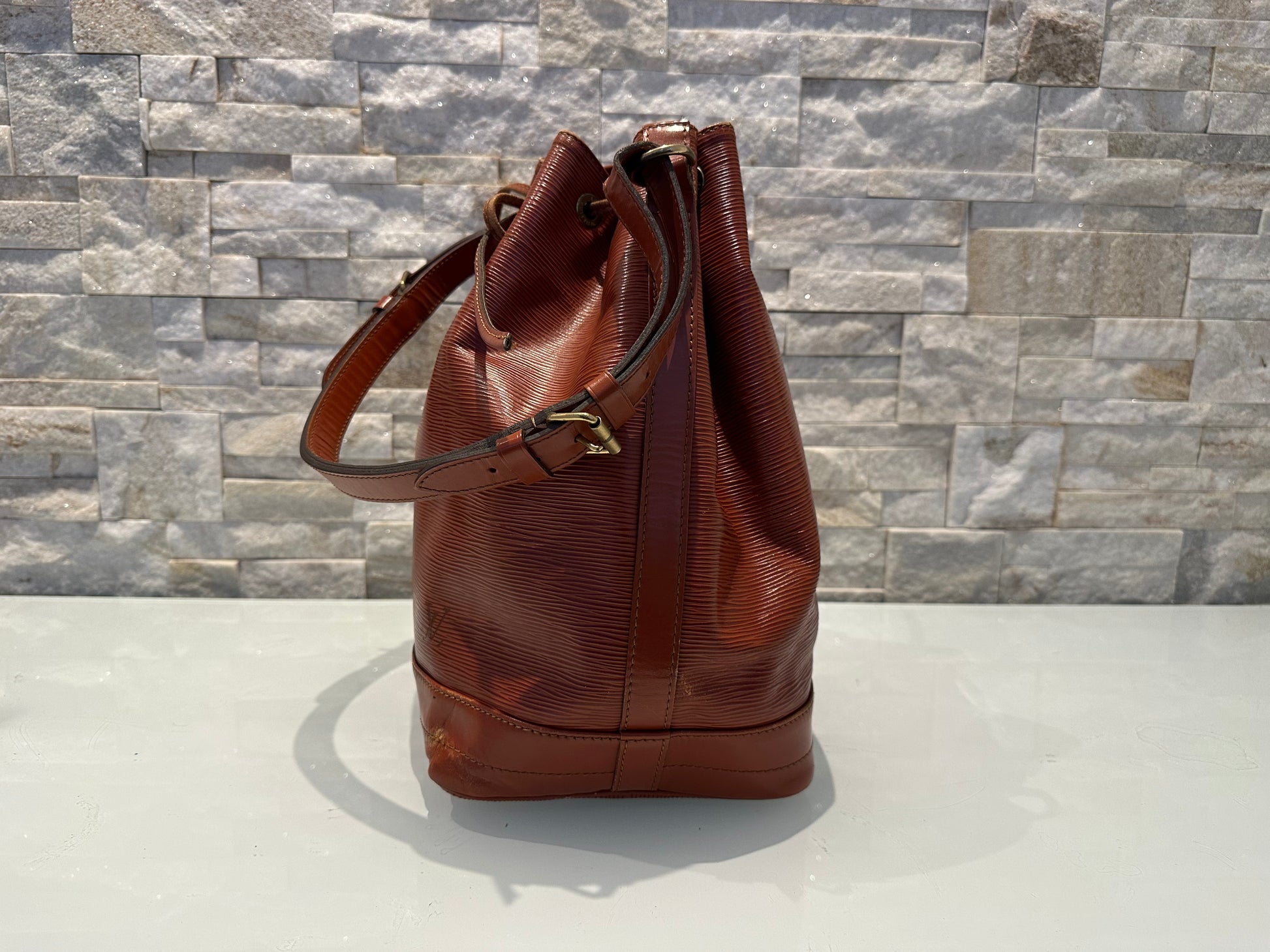 Louis Vuitton Grand Noe Epi