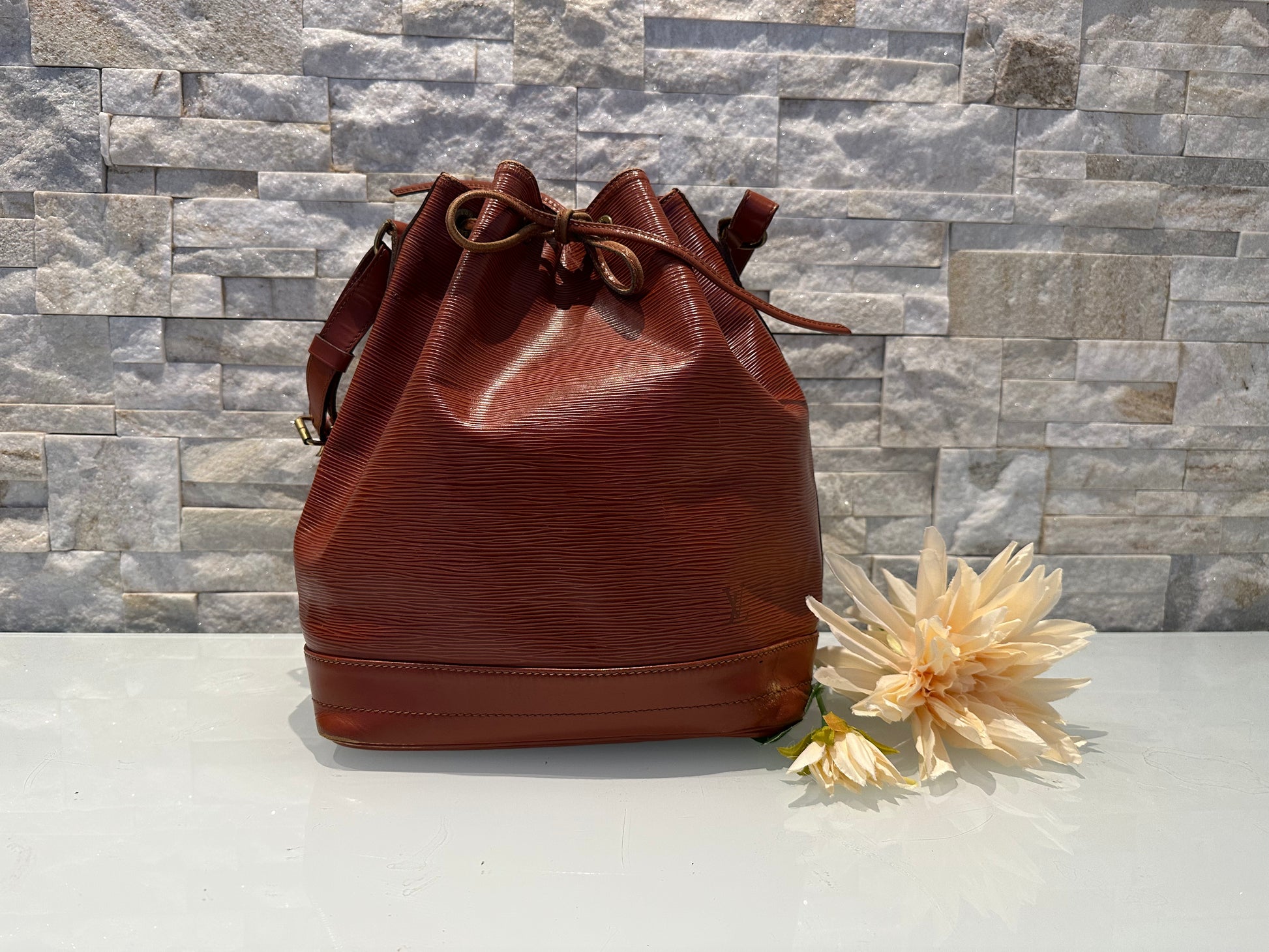 Louis Vuitton Grand Noe Epi