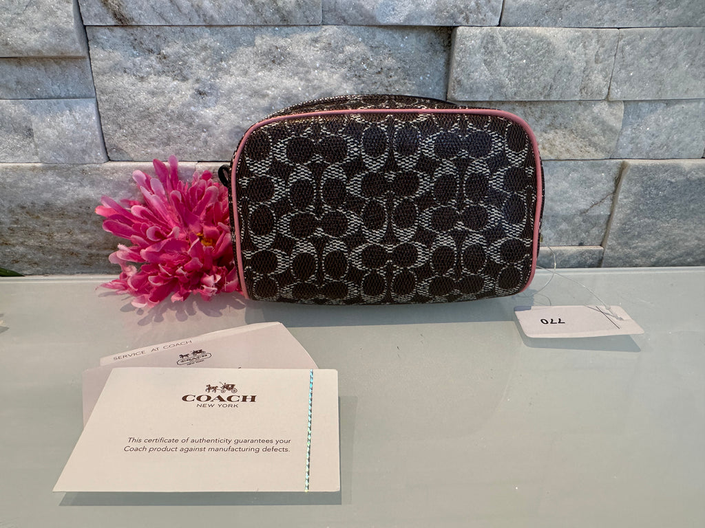 Coach Necessaire
