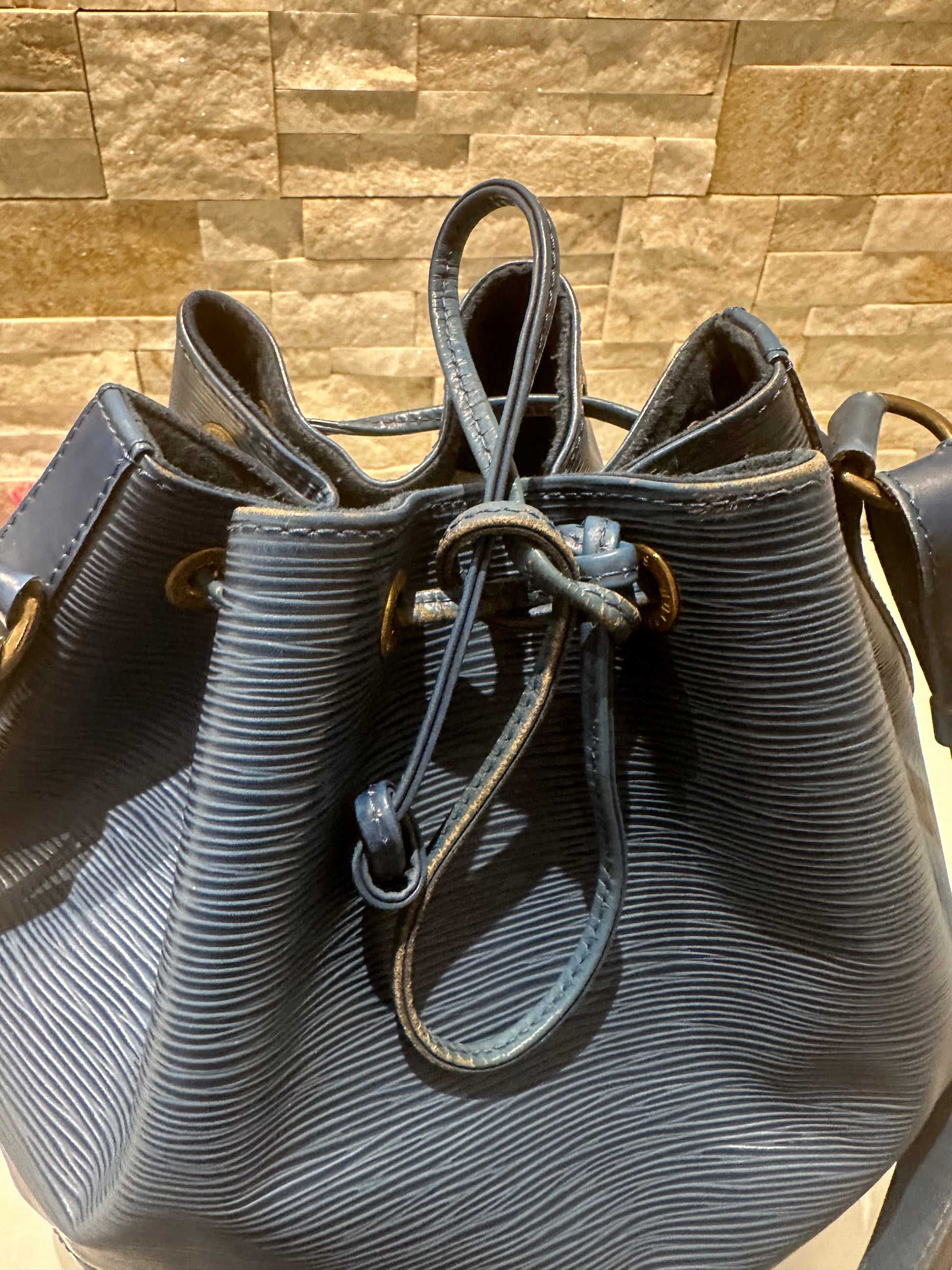 Louis Vuitton Grand Noe Epi