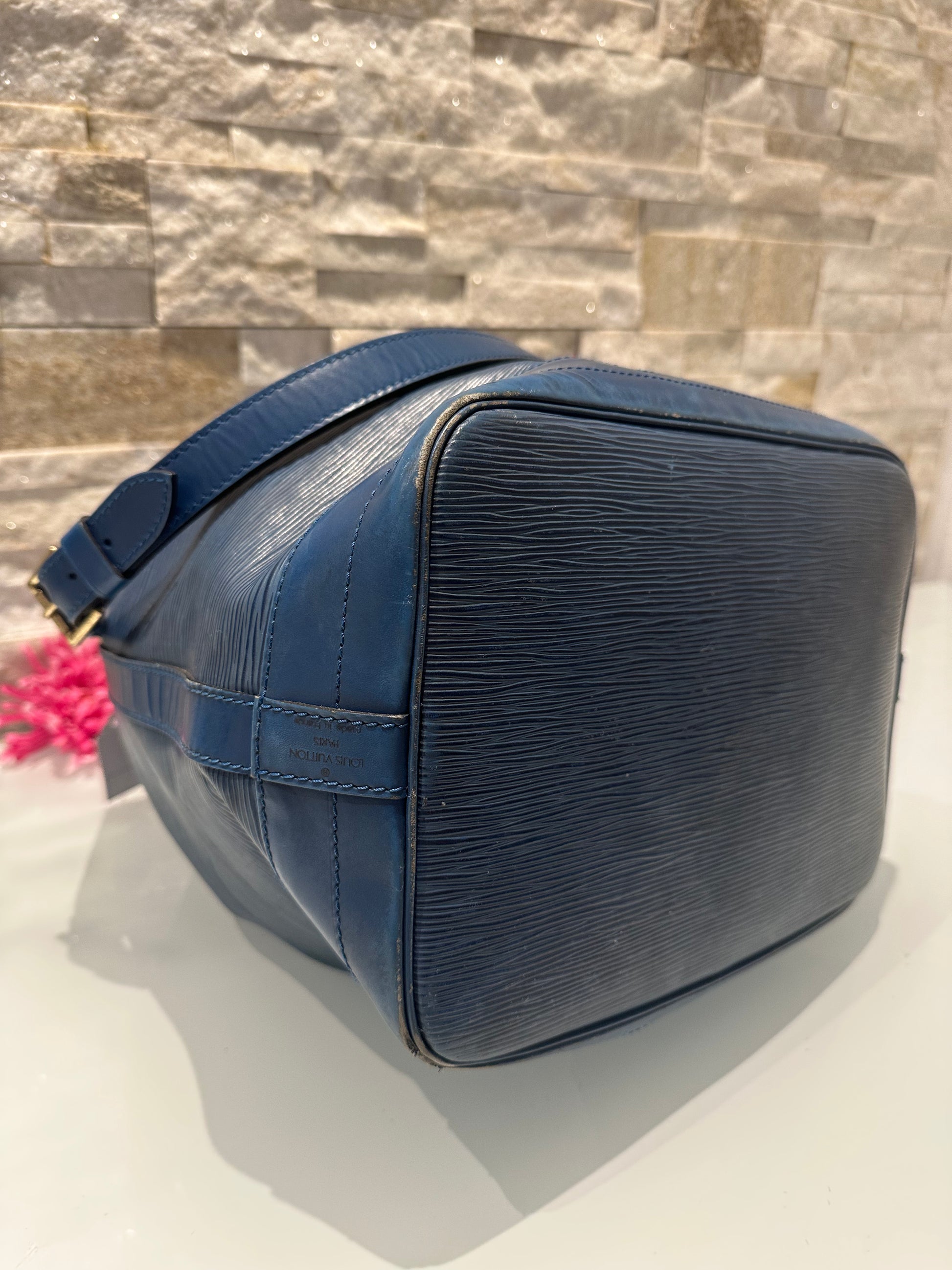Louis Vuitton Grand Noe Epi