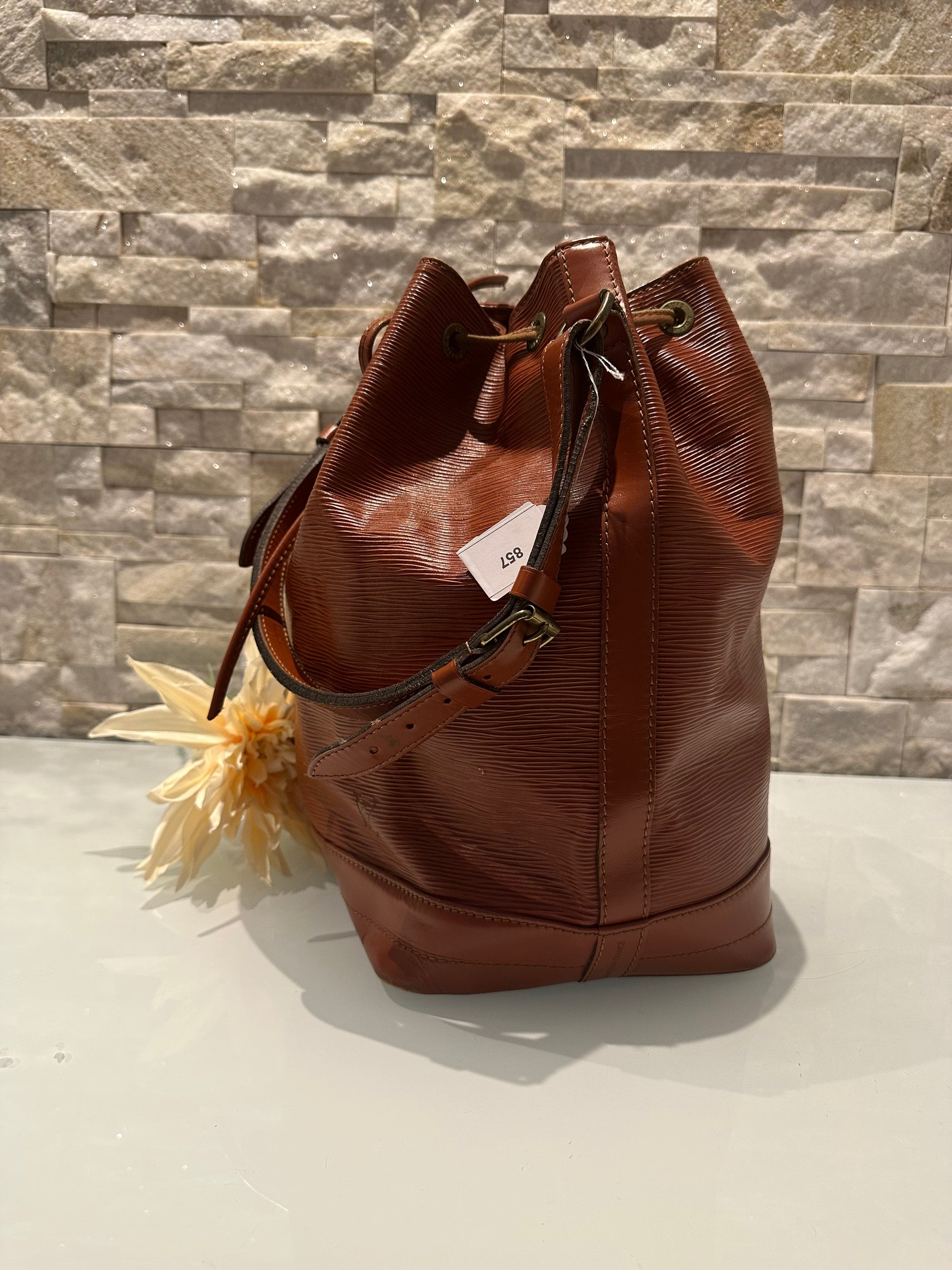 Louis Vuitton Grand Noe Epi