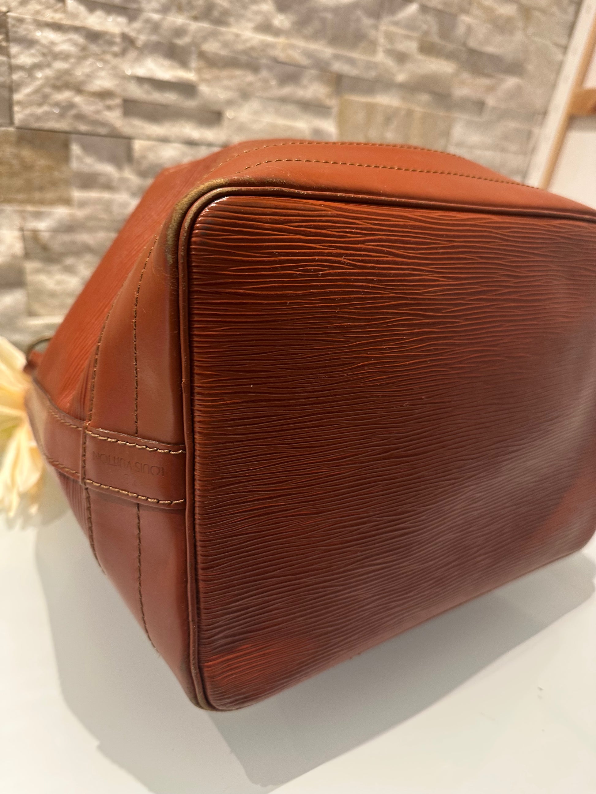 Louis Vuitton Grand Noe Epi