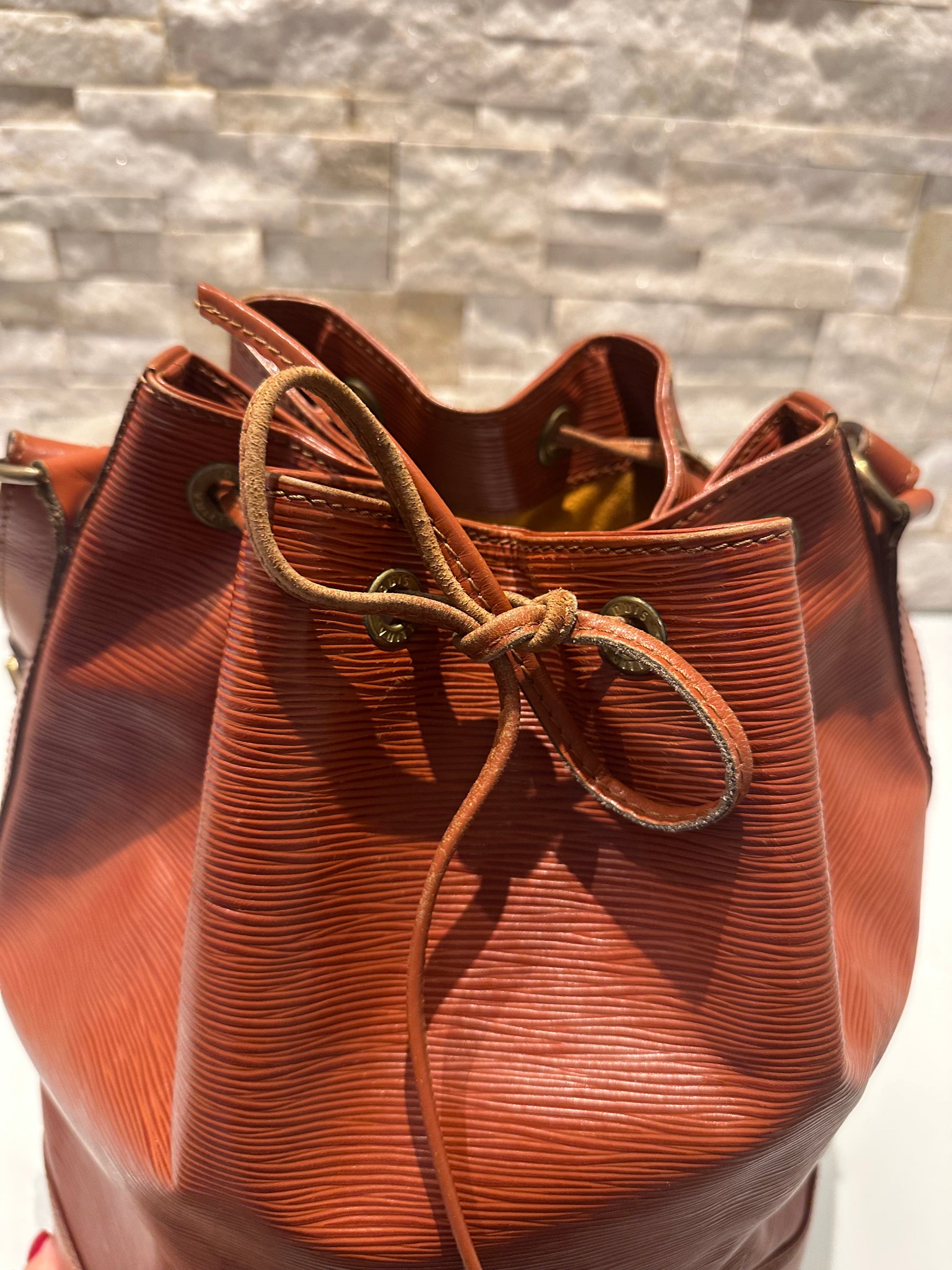 Louis Vuitton Grand Noe Epi