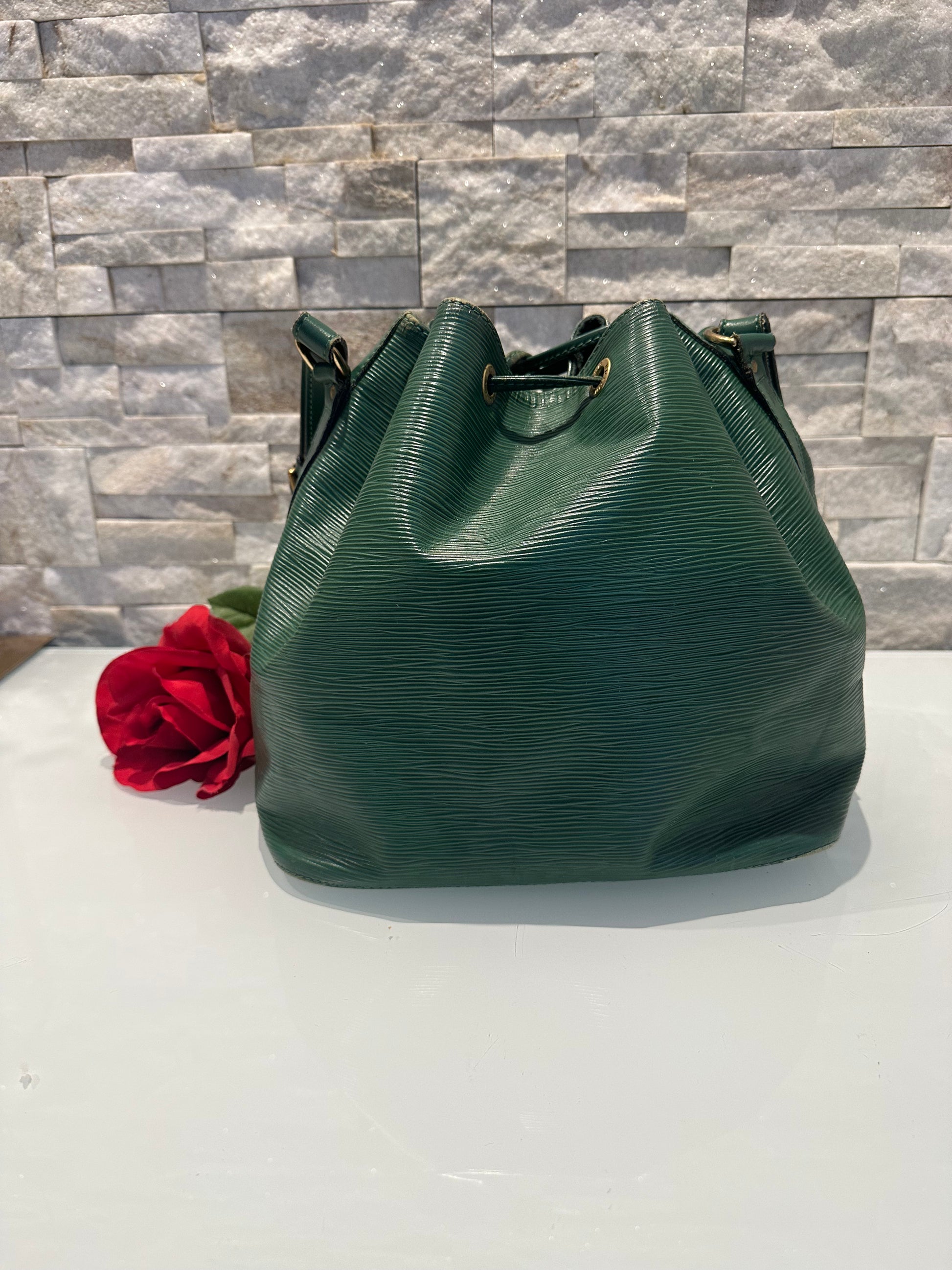 Louis Vuitton Petit Noe Epi