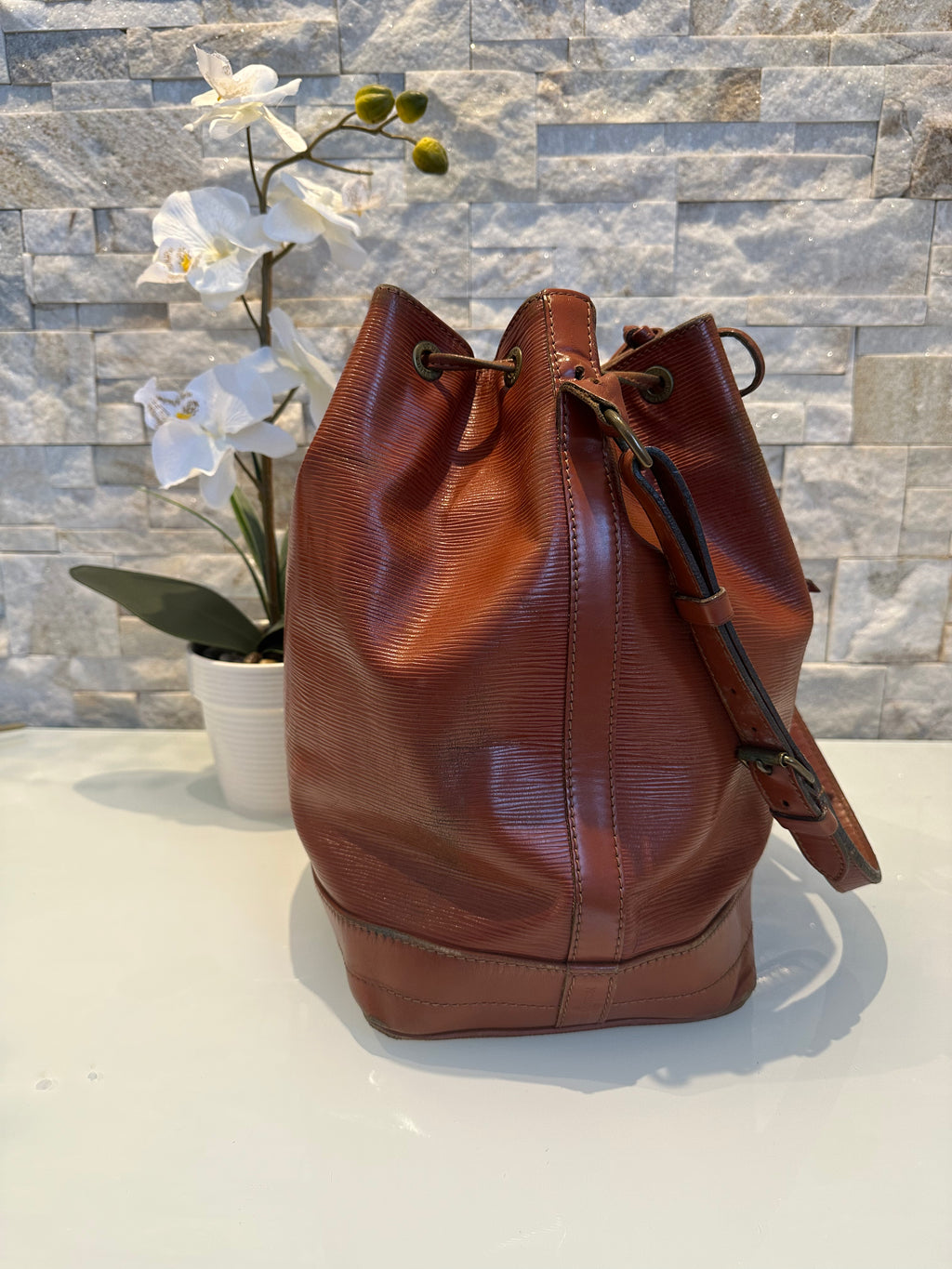 Louis Vuitton Grand Noe Epi