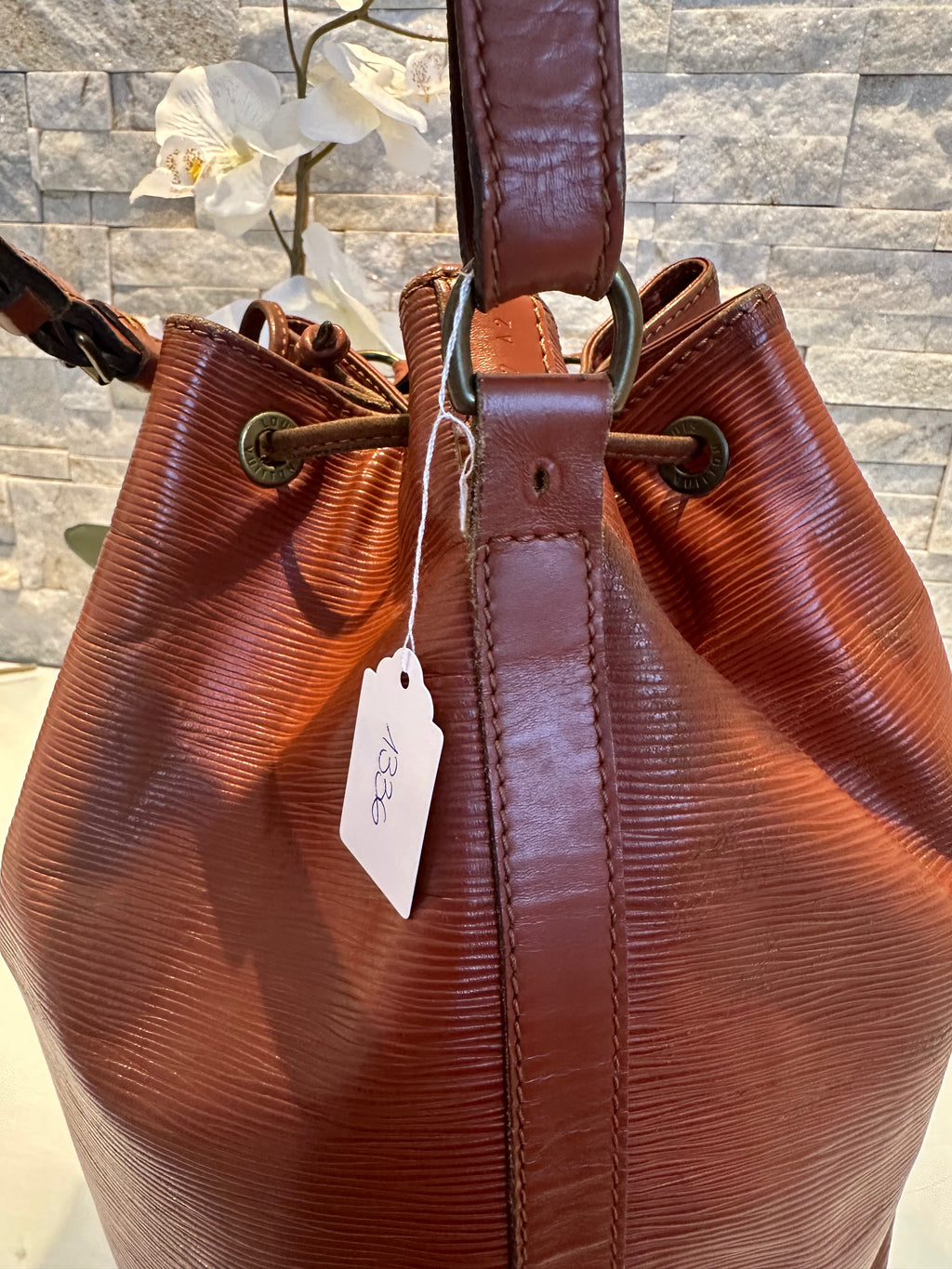 Louis Vuitton Grand Noe Epi