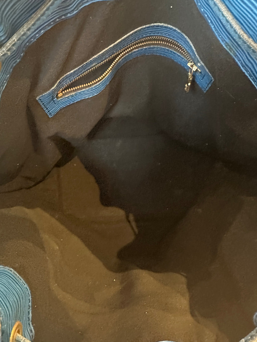 Louis Vuitton Grand Noe Epi