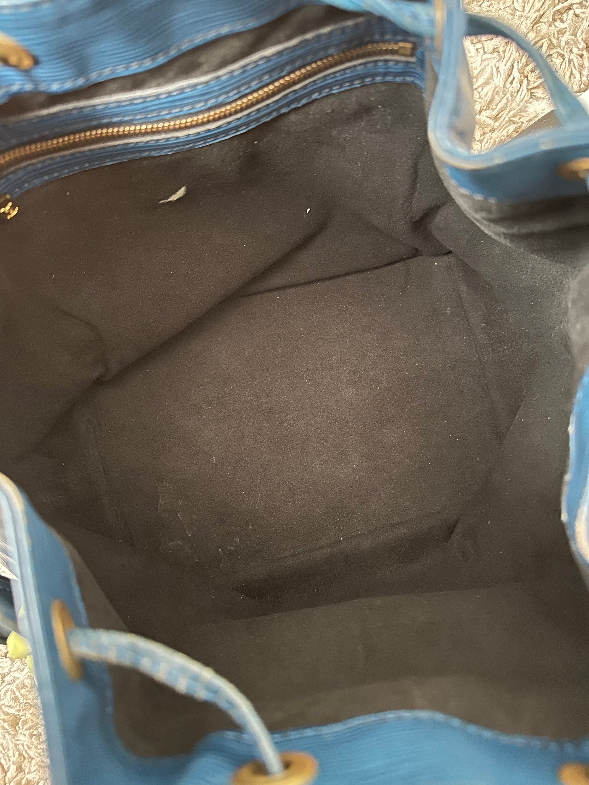 Louis Vuitton Petit Noe Epi