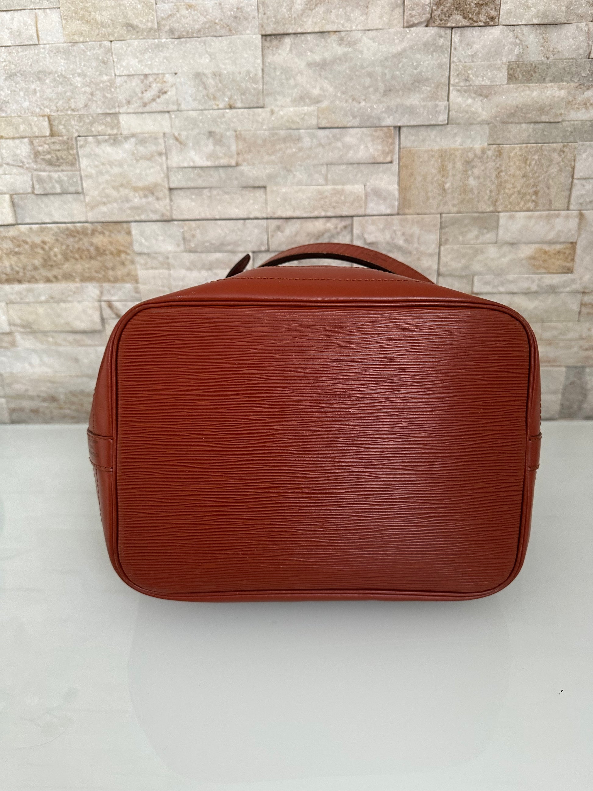 Louis Vuitton Grand Noe Epi