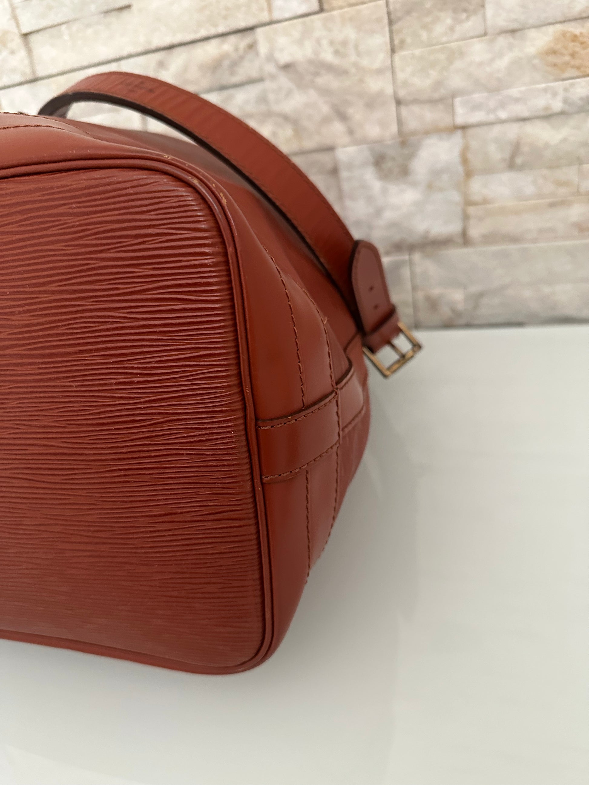 Louis Vuitton Grand Noe Epi